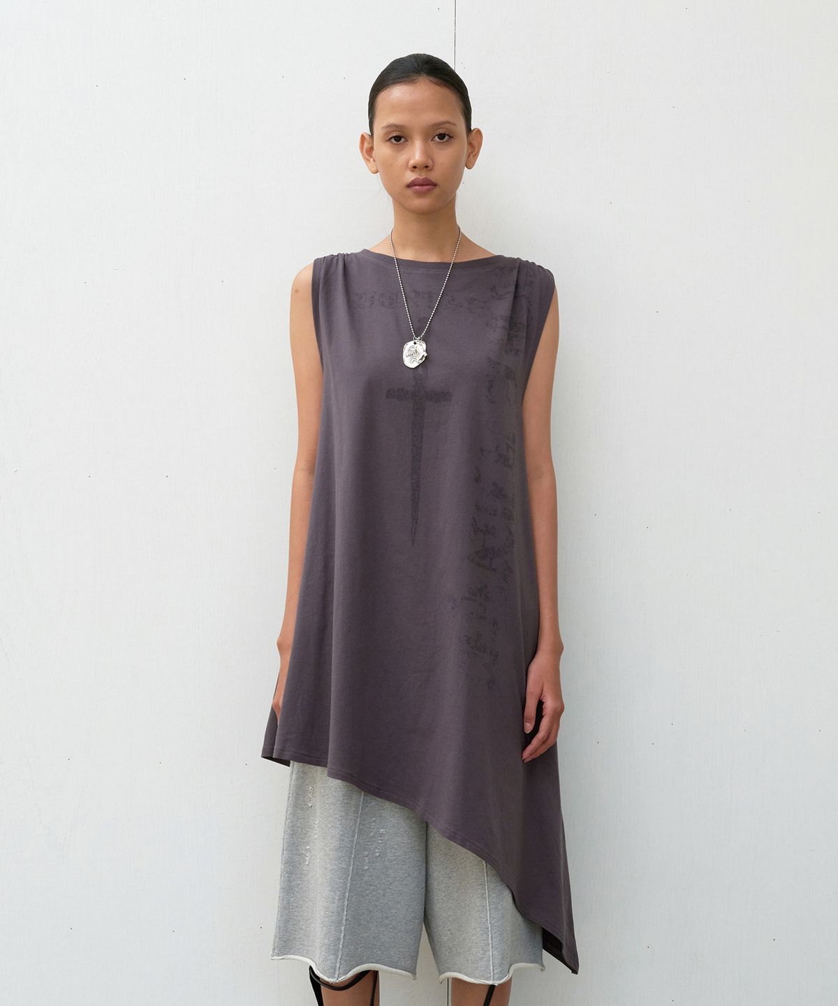 더바이닐하우스(THEVINYLHOUSE) UNBALANCE LAYERED ONE-PIECE (W) CHARCOAL