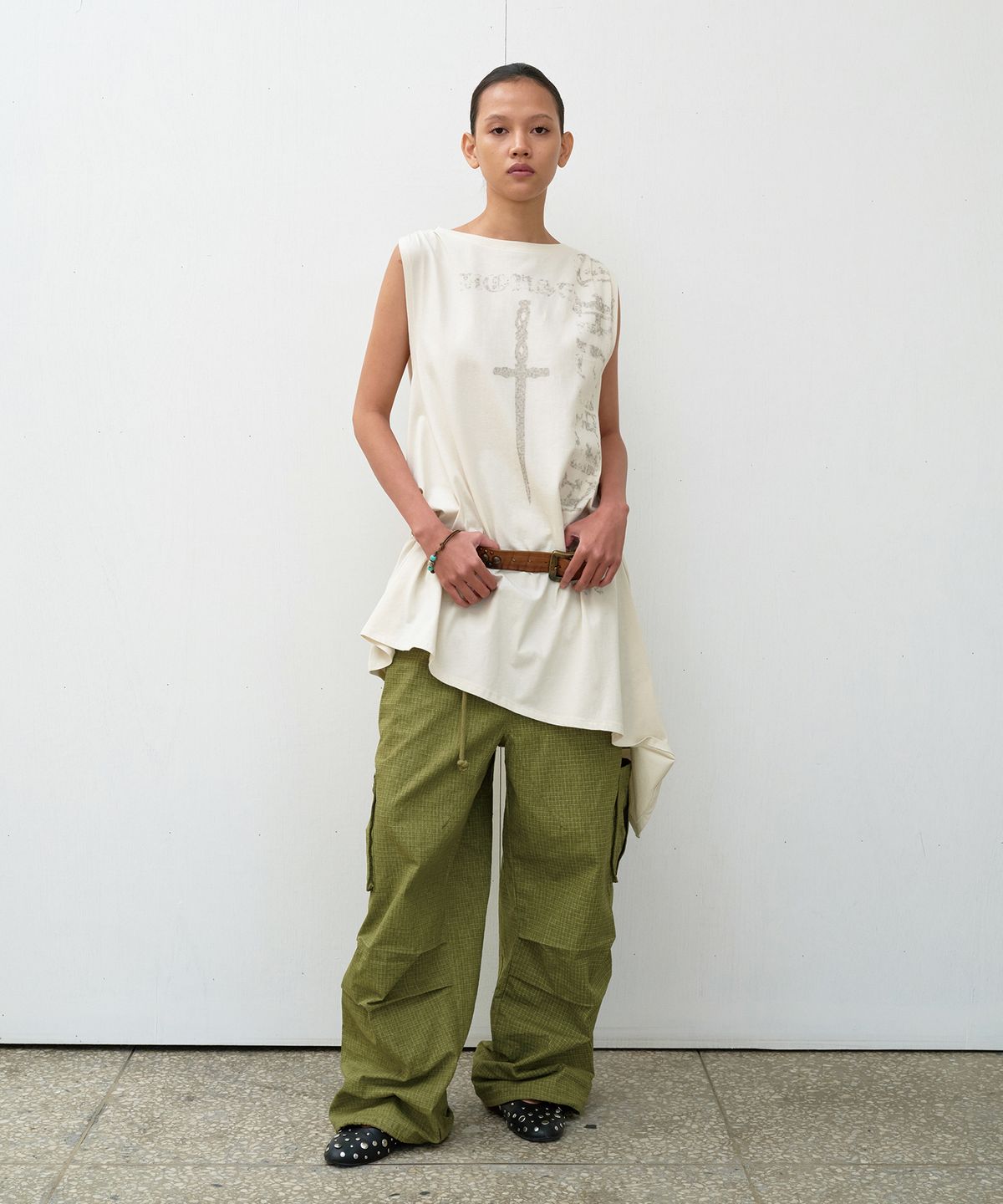 더바이닐하우스(THEVINYLHOUSE) UNBALANCE LAYERED ONE-PIECE (W) CREAM