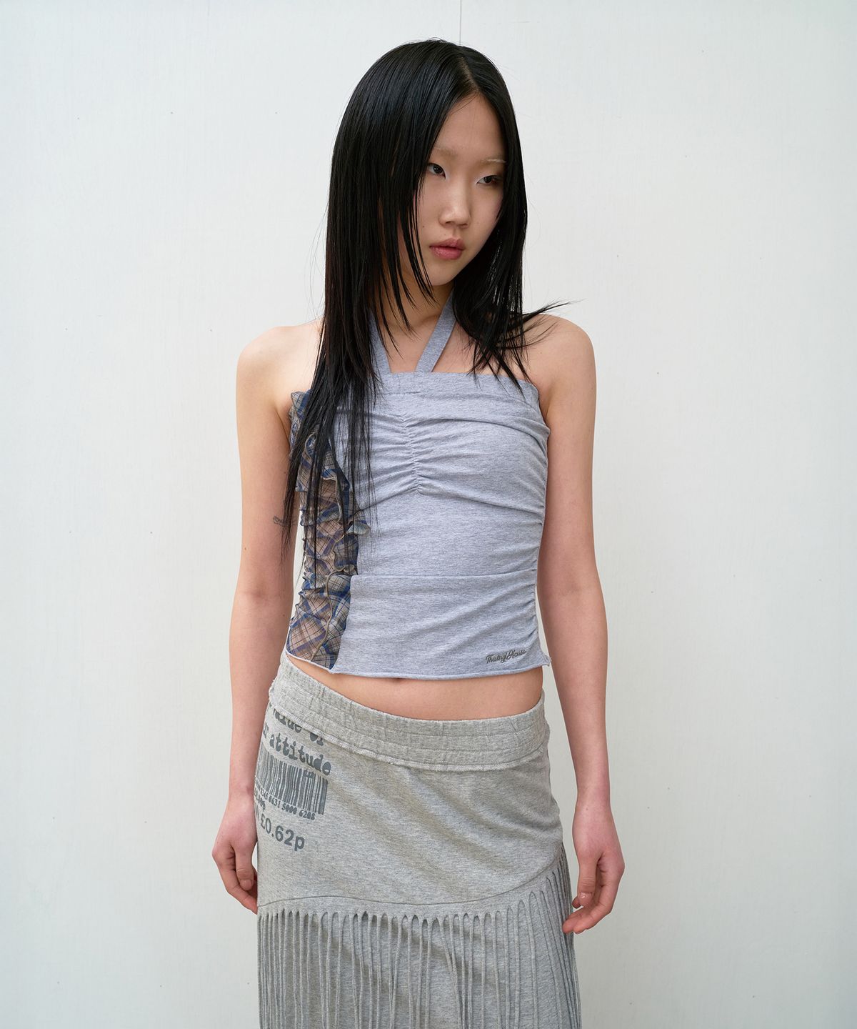 더바이닐하우스(THEVINYLHOUSE) MIXED HALTERNECK TOP (W) GREY