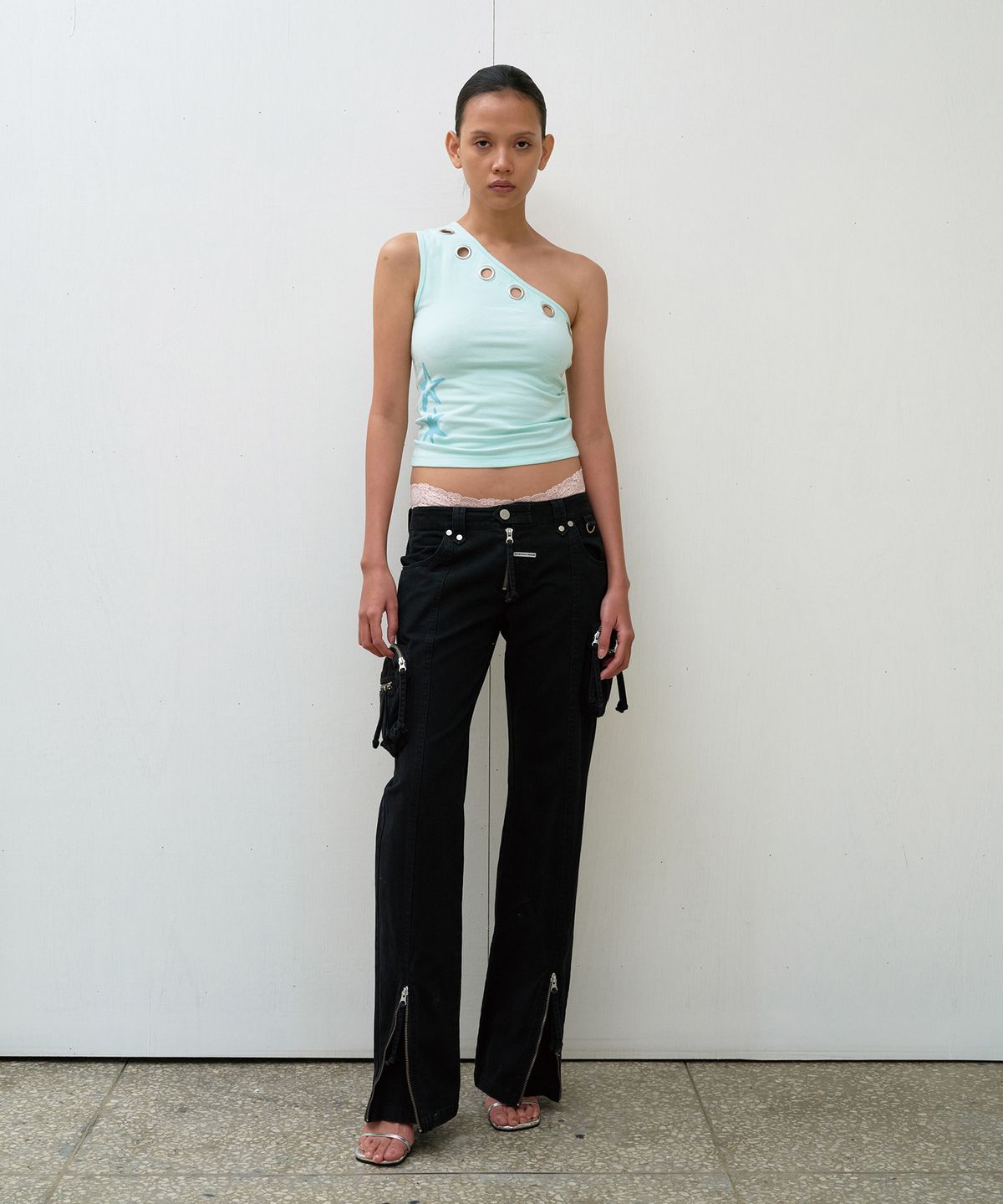 더바이닐하우스(THEVINYLHOUSE) EYELET ONE SHOULDER SLEEVELESS (W) MINT