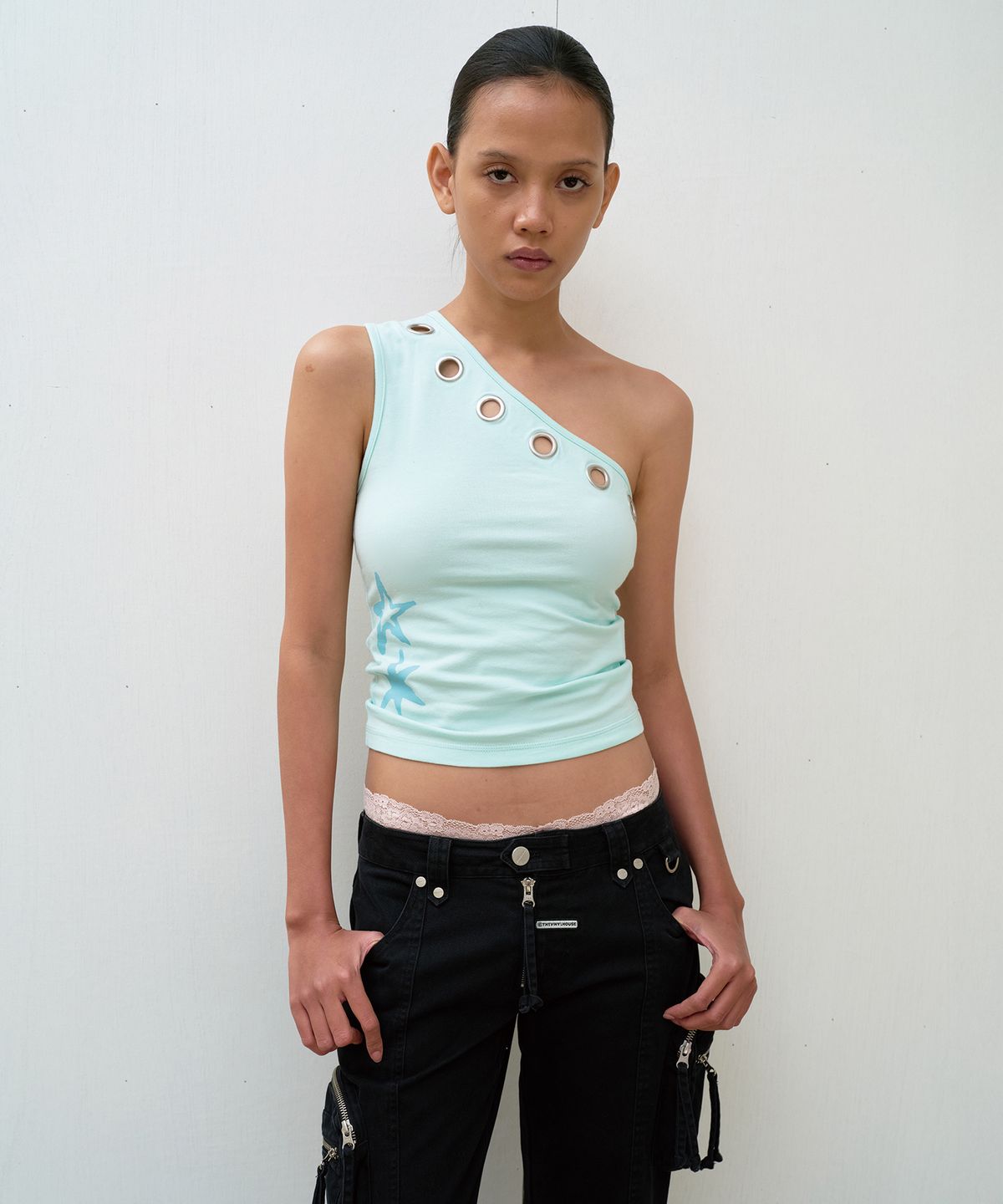 더바이닐하우스(THEVINYLHOUSE) EYELET ONE SHOULDER SLEEVELESS (W) MINT