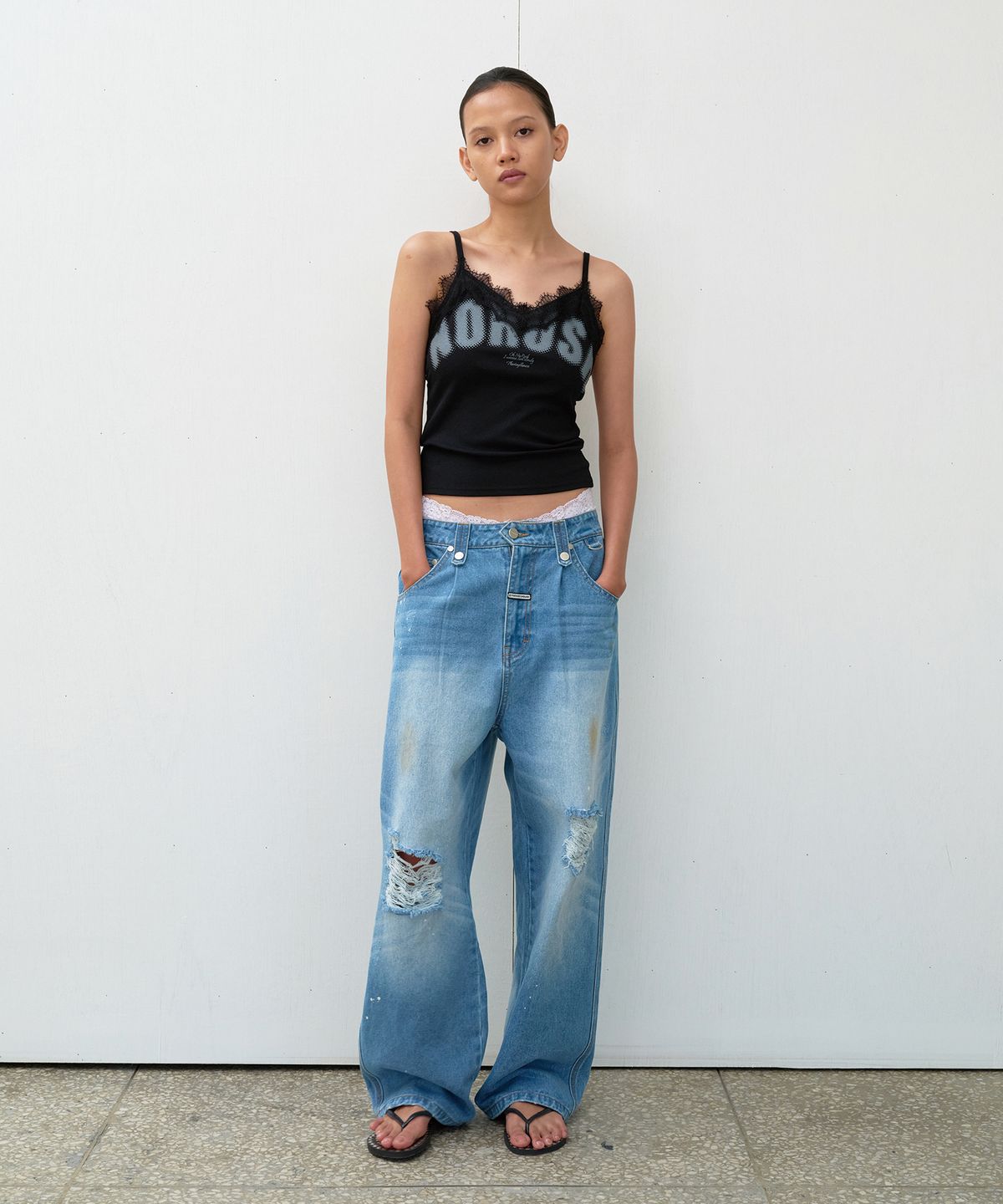 더바이닐하우스(THEVINYLHOUSE) NO RUSH LACE SLEEVELESS (W) BLACK