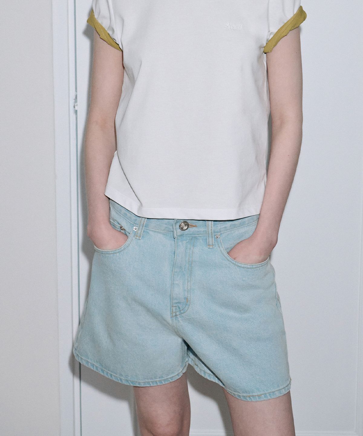 시눈(SINOON) High-Waist Crop Denim (Light Blue)