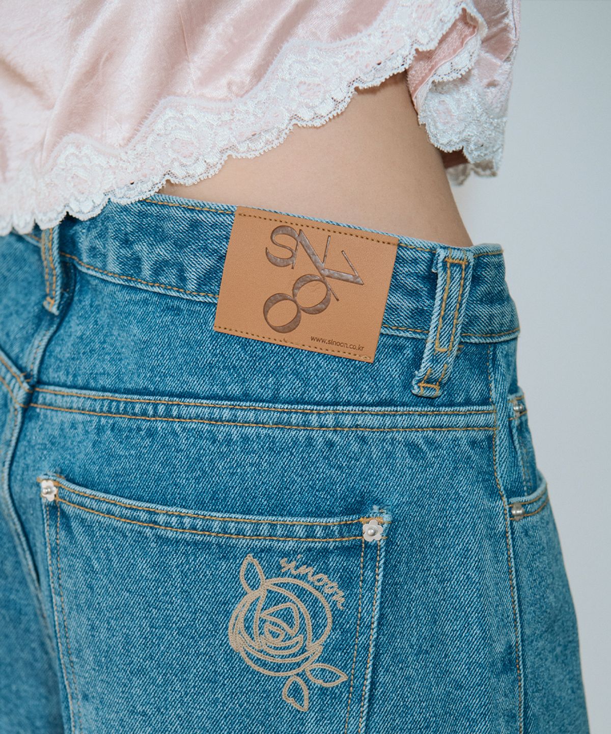 시눈(SINOON) High-Waist Crop Denim (Blue)
