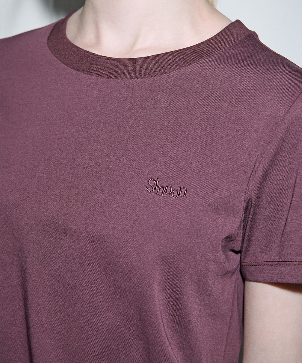 시눈(SINOON) Logo Basic T-Shirt (Plum)