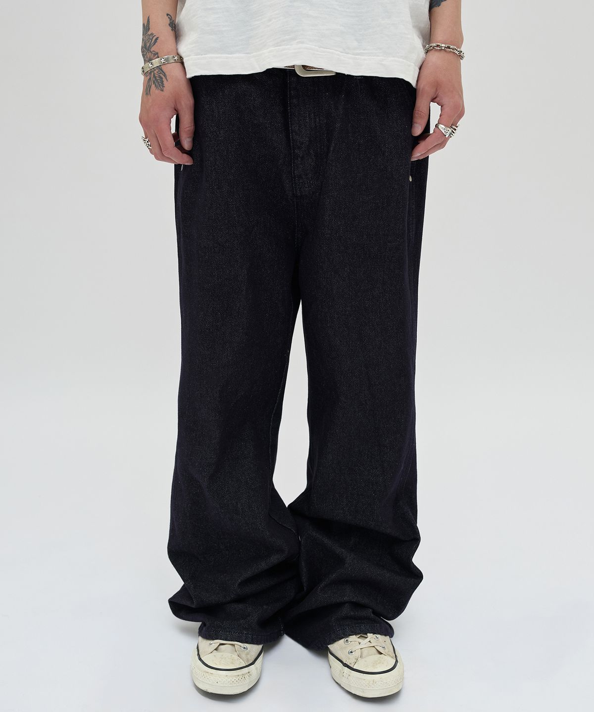 스웨이드(SUADE) CURVED FLARE DENIM [RAW INDIGO]