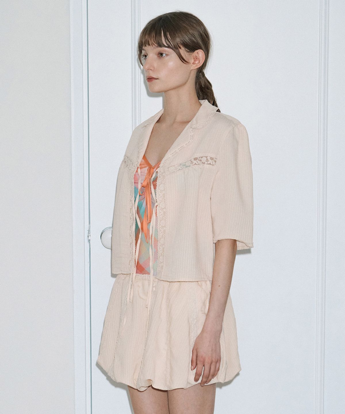 시눈(SINOON) Lace Ribbon Blouse (Apricot)