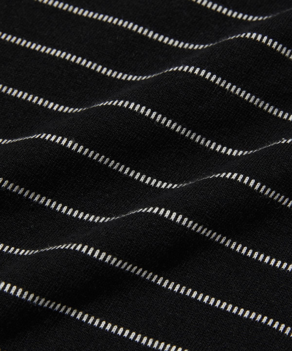 스웨이드(SUADE) TEXTURED POCKET TEE [BLACK WHITE]