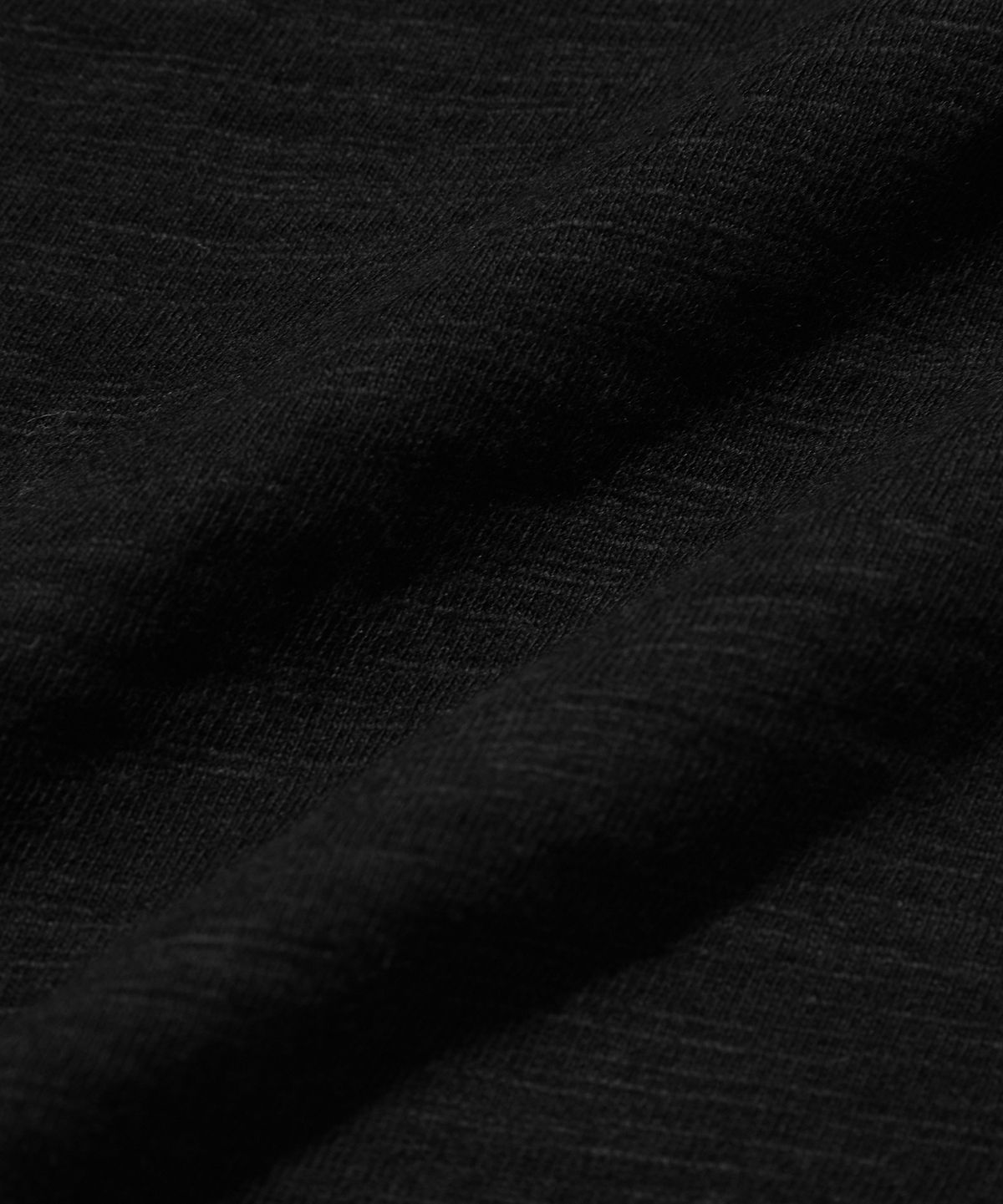스웨이드(SUADE) TEXTURED POCKET TEE [BLACK]
