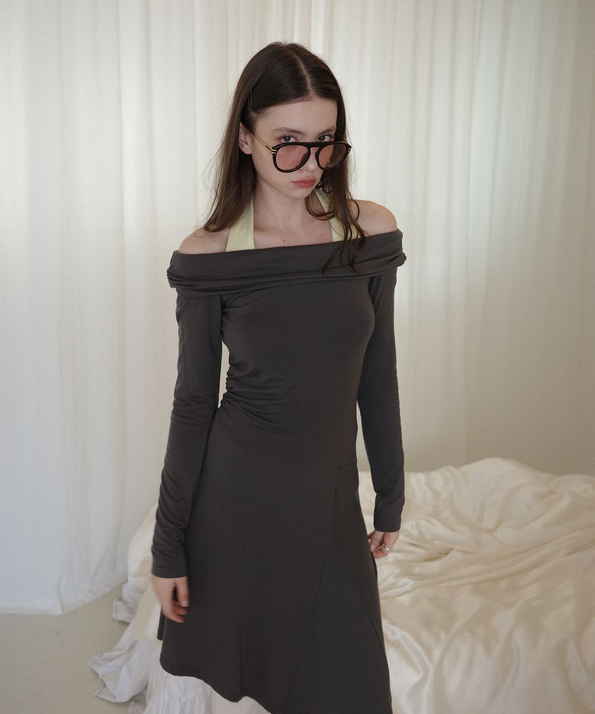 살롱 드 욘(SALON DE YOHN) Halter Neck Jersey Dress_ Khaki Gray