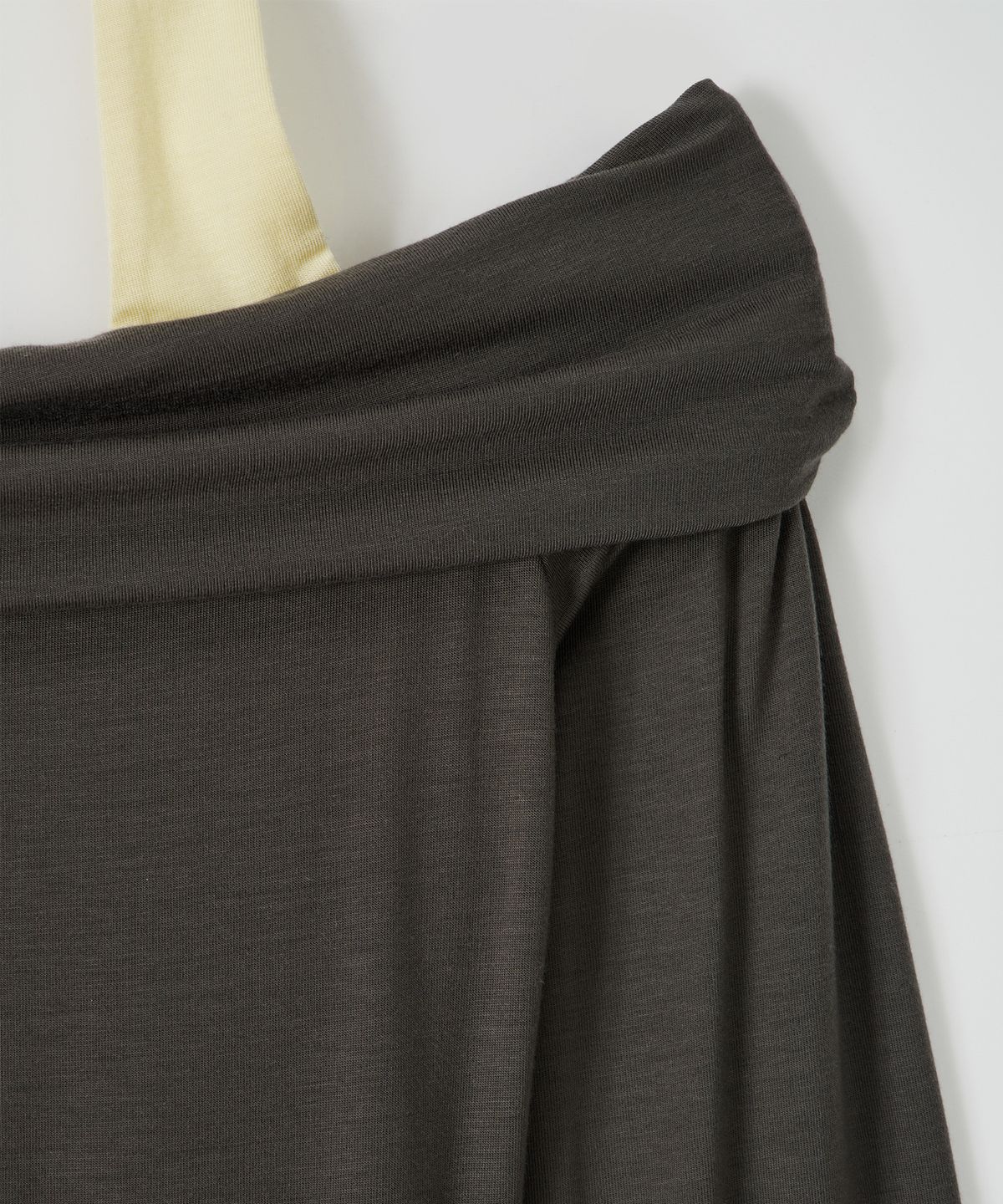 살롱 드 욘(SALON DE YOHN) Halter Neck Jersey Dress_ Khaki Gray