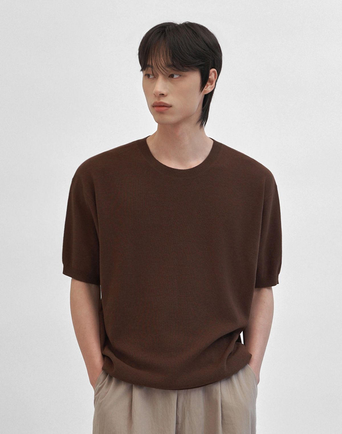 워크온바디오프(WORK ON BODY OFF) 쿨 뱀부 세미 오버핏 라운드넥 반팔 니트 [브라운]