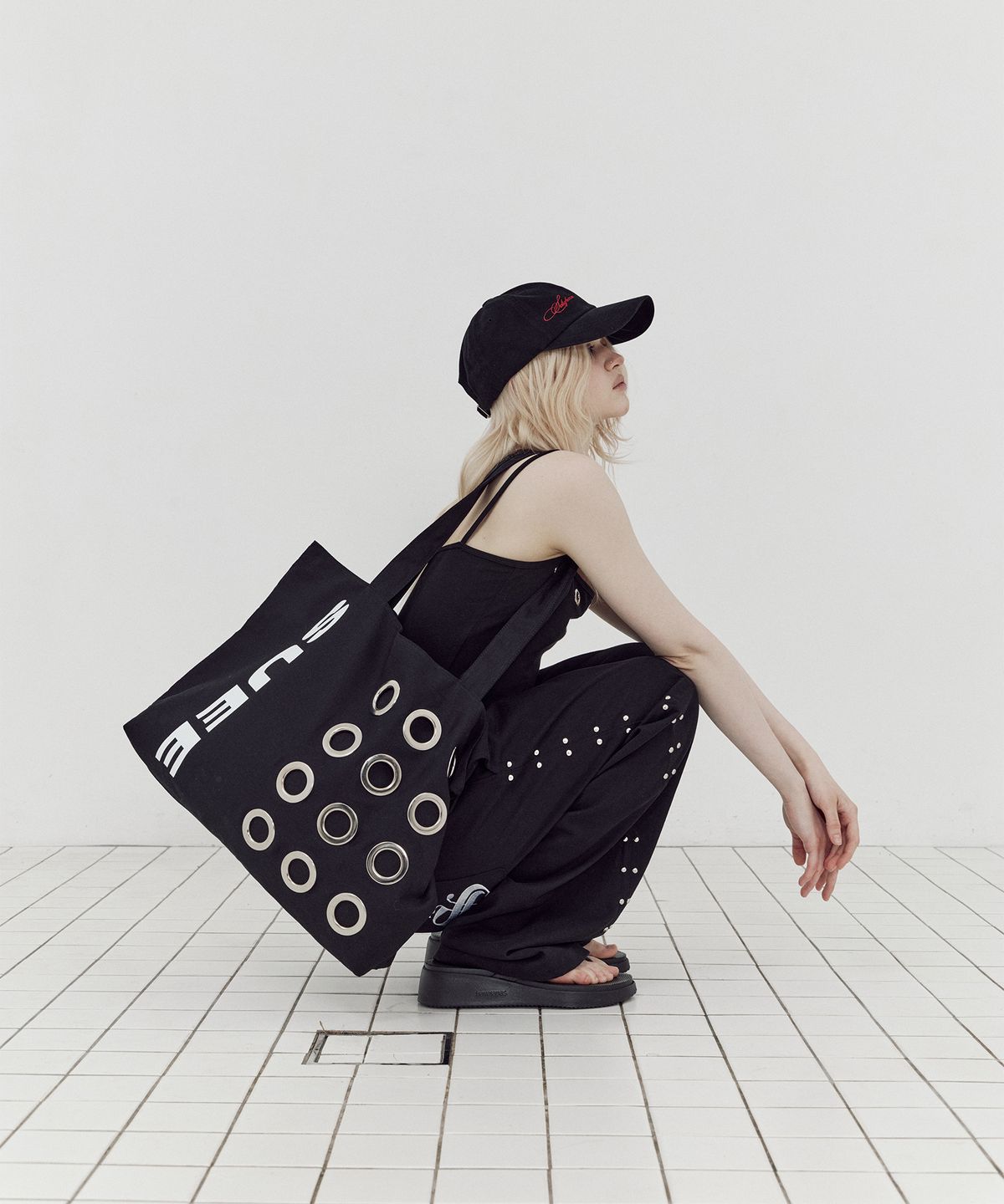 셋업이엑스이(SETUP-EXE) BULLET HOLE SHOPPER BAG / BLACK
