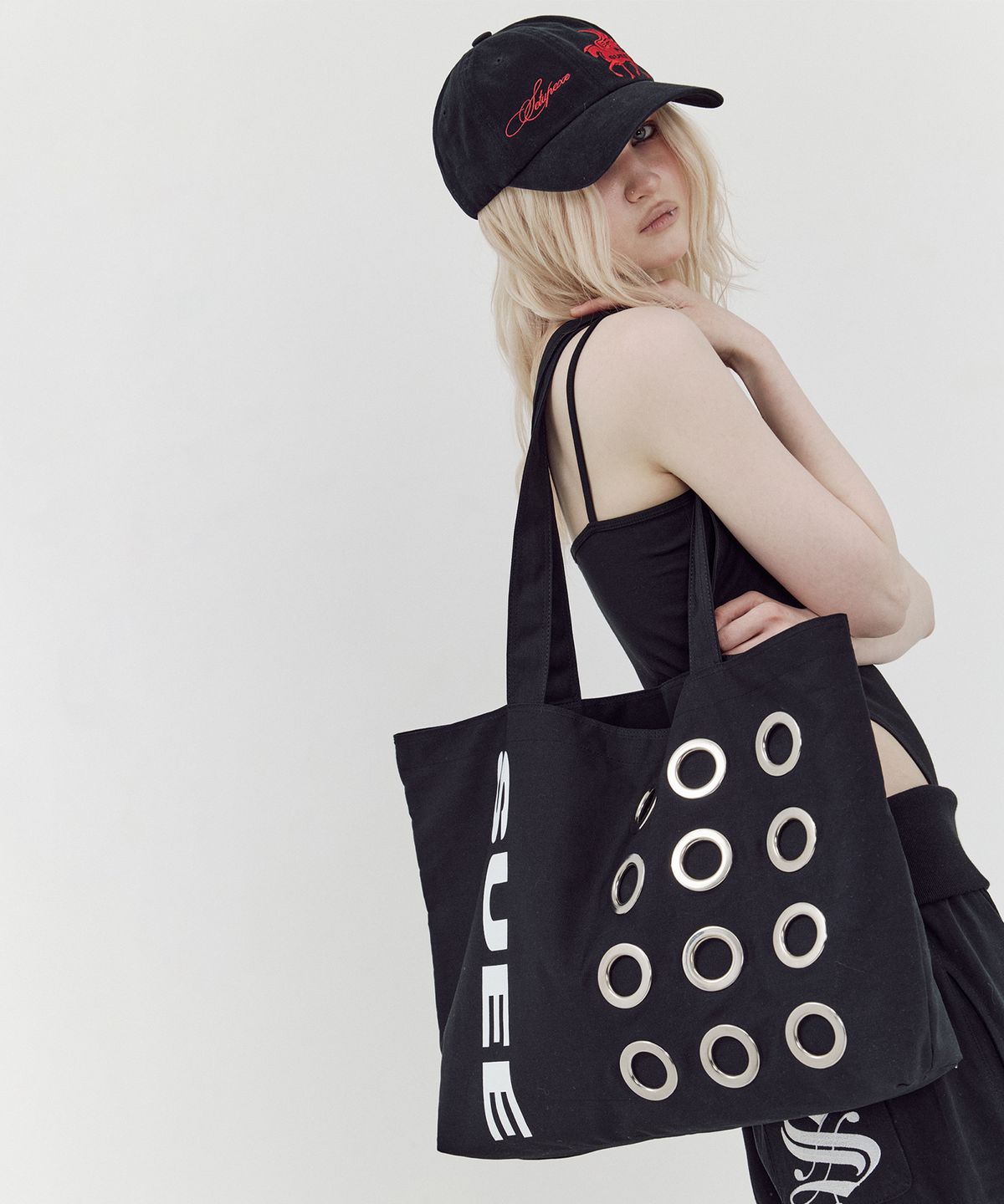 셋업이엑스이(SETUP-EXE) BULLET HOLE SHOPPER BAG / BLACK