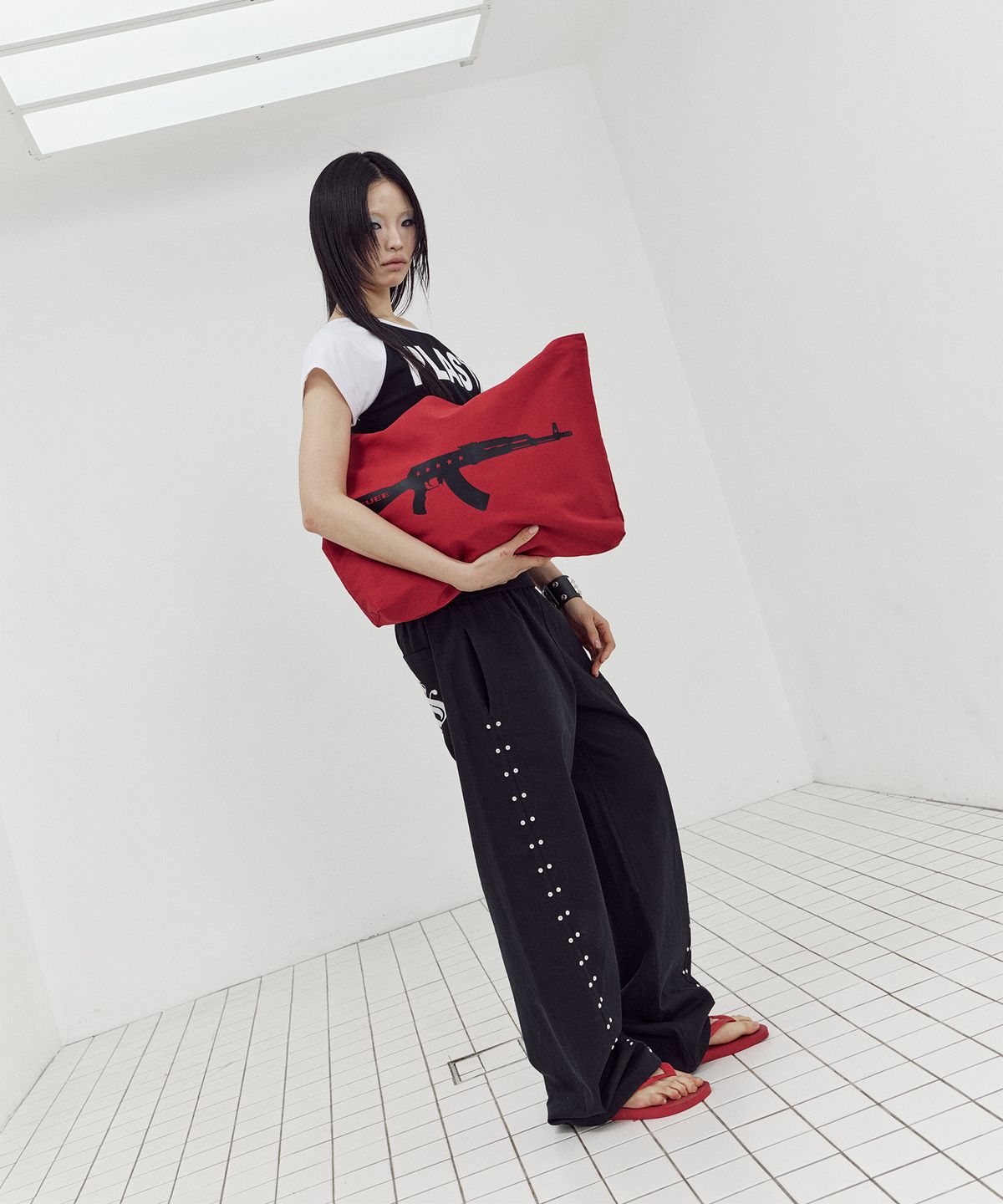 셋업이엑스이(SETUP-EXE) BULLET HOLE SHOPPER BAG / RED