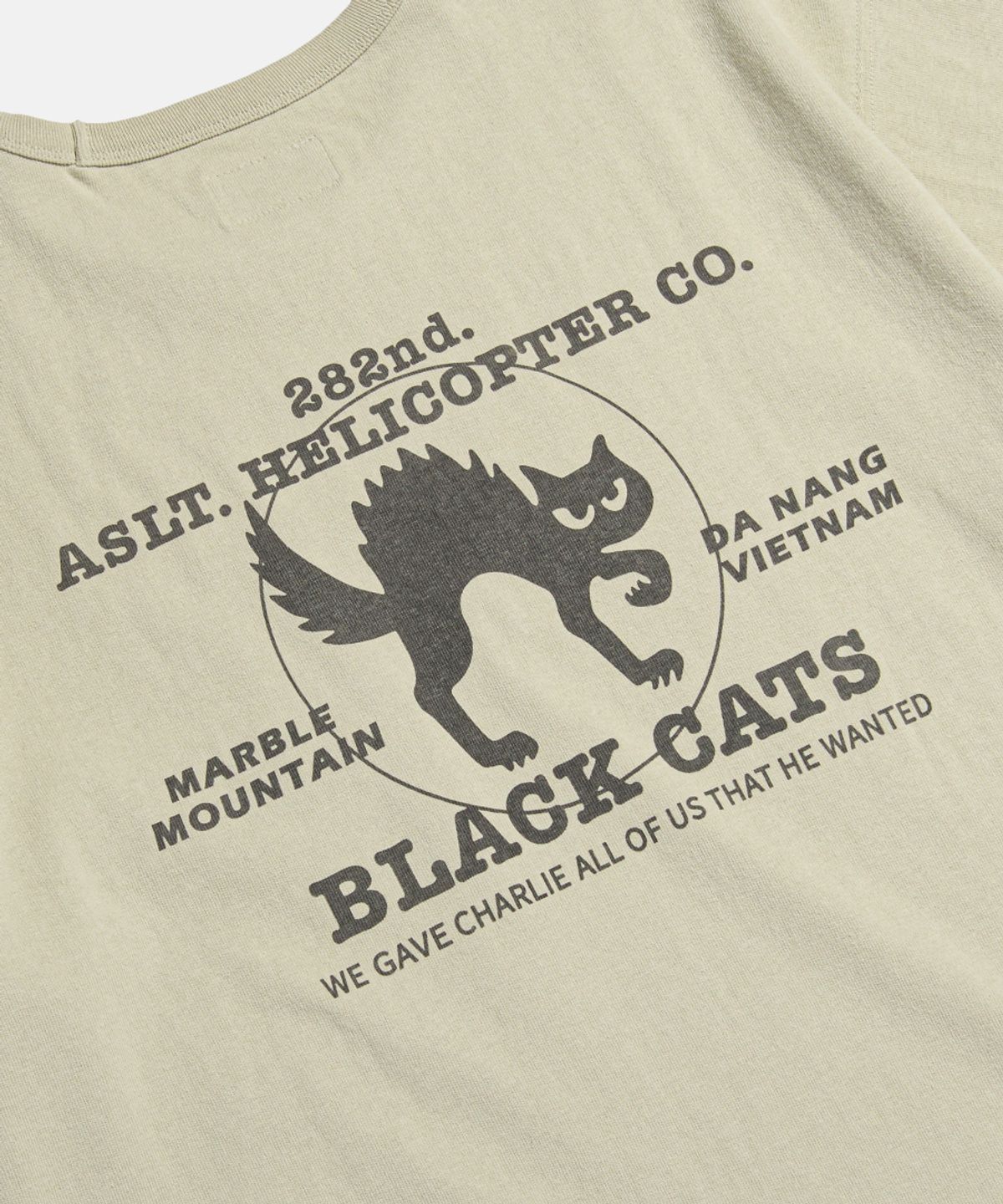 에스피오나지(ESPIONAGE) Black Cats Heavyweight Pocket Tee Sand