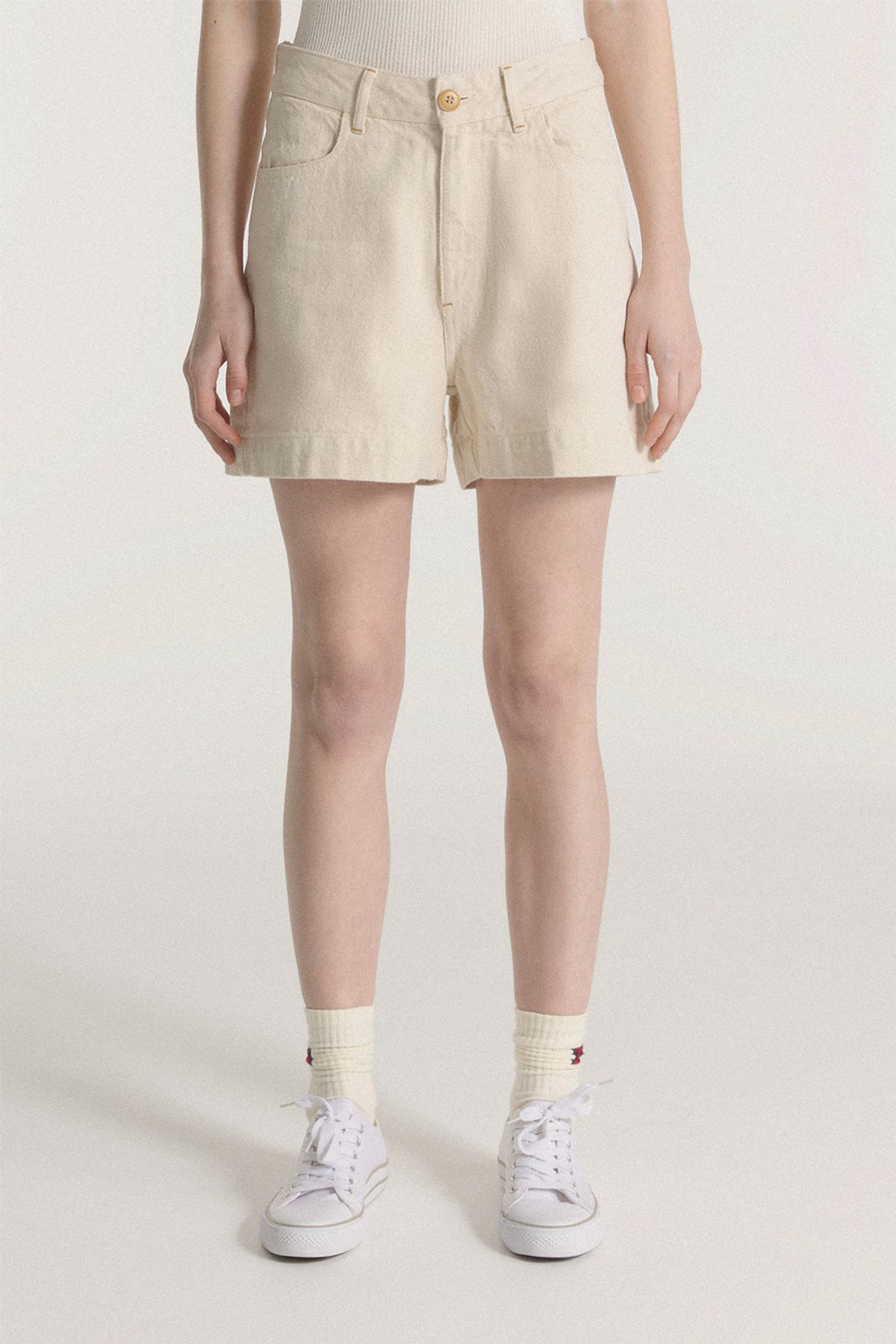 르몽생미셸(LE MONT ST MICHEL) Vintage High-Waisted Denim Shorts_Ivory