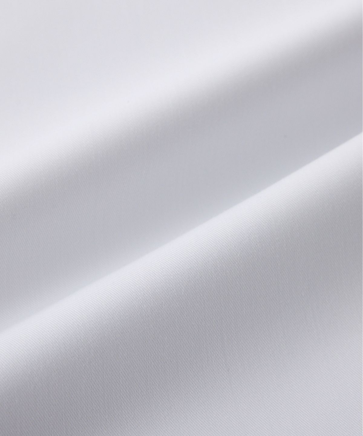 에스티코(STCO) 플라켓 자수 반팔 셔츠_화이트 (슬림핏)_SDSXB04SSW