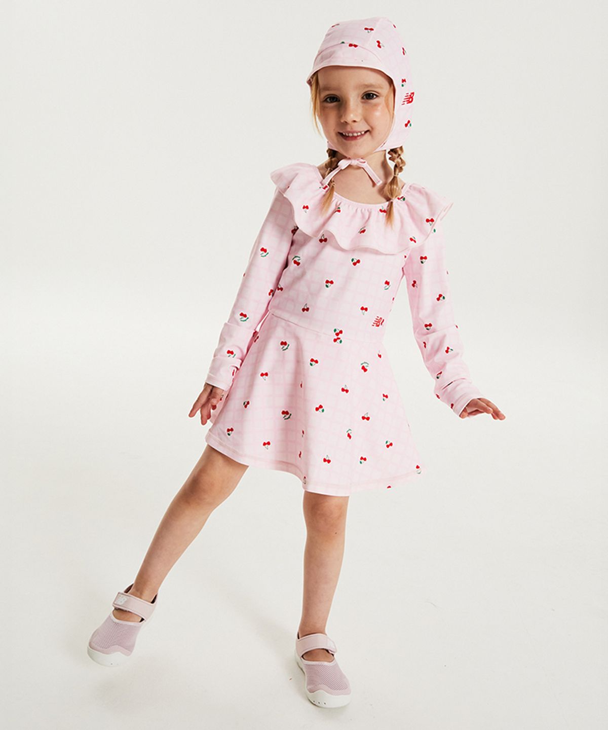 뉴발란스 키즈(NEWBALANCEKIDS) NBgC Cherry Blossom_패턴 원피스 래쉬가드 아동 수영복 NK9RG3773G25