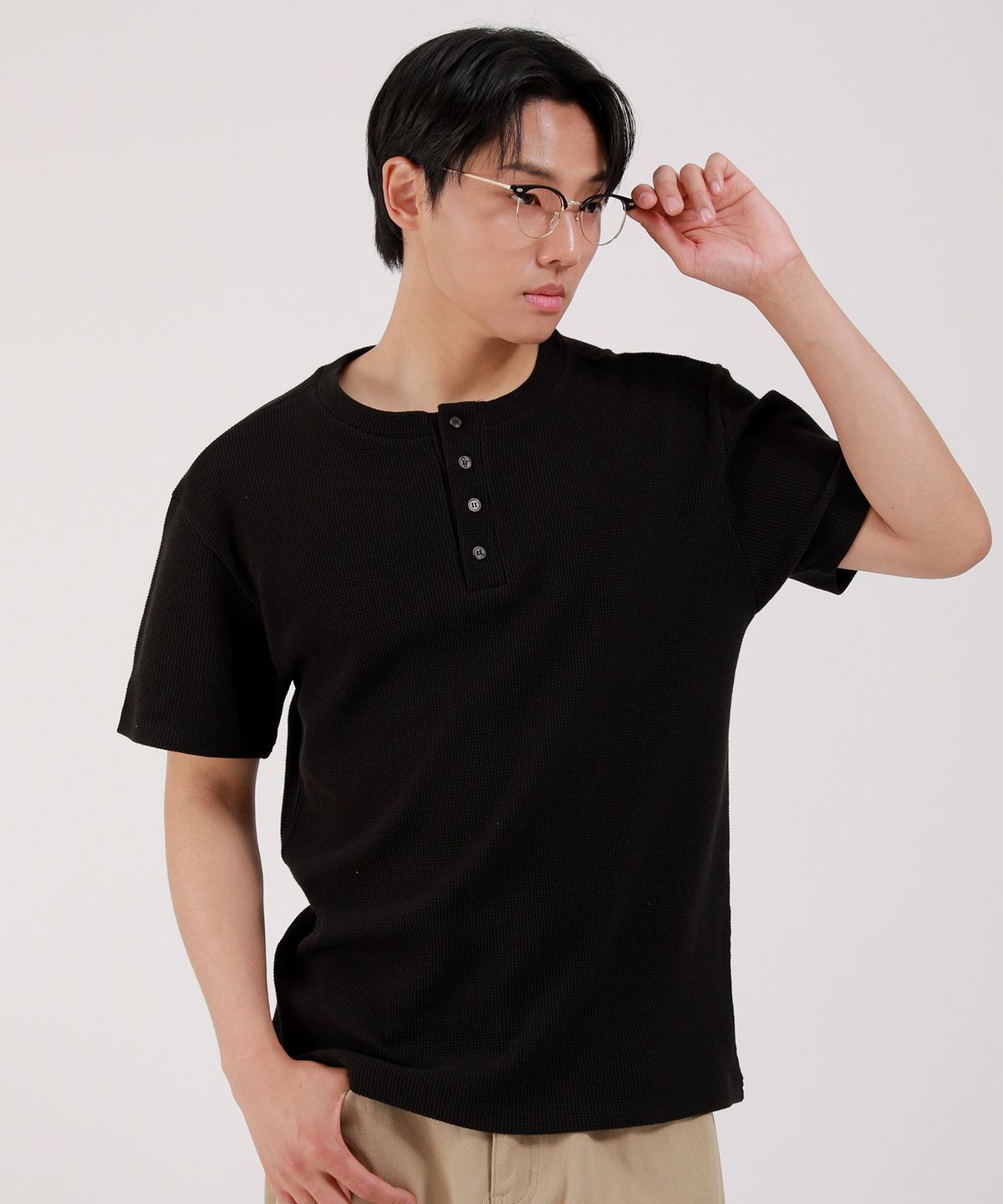 디벨로브(DEVELOVE) 베이직 헨리넥 와플 반팔 티셔츠_블랙