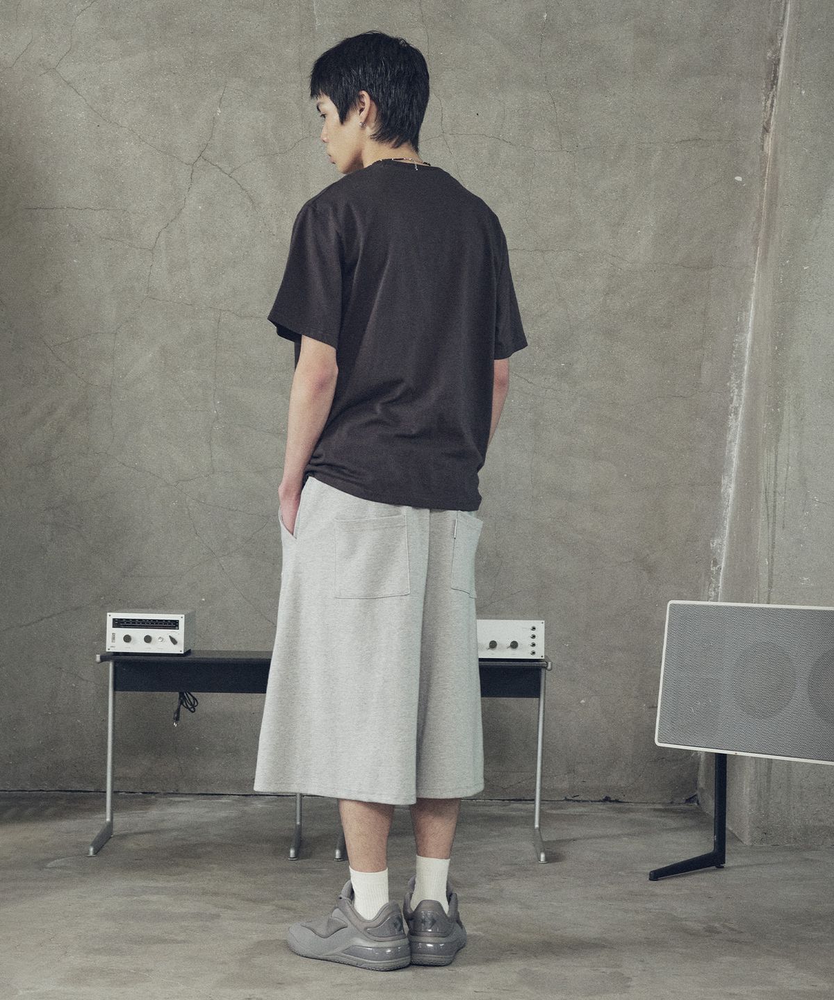 슈퍼서브(SUPERSUB) 커브드 와이드 버뮤다 쇼츠-그레이