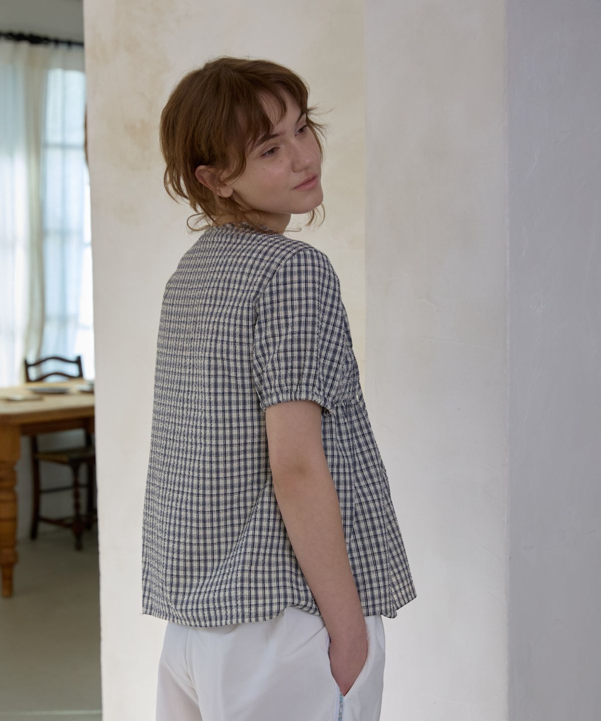 위오이(WIOE) Roe Ribbon Check Blouse_White