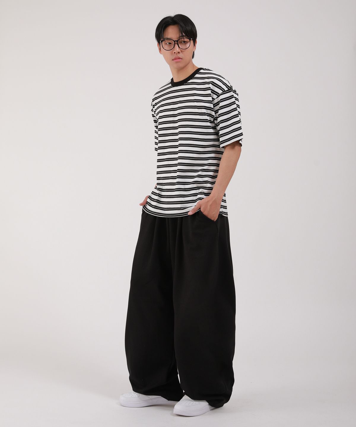 디벨로브(DEVELOVE) 메가 와이드 트레이닝 스웻 팬츠_블랙