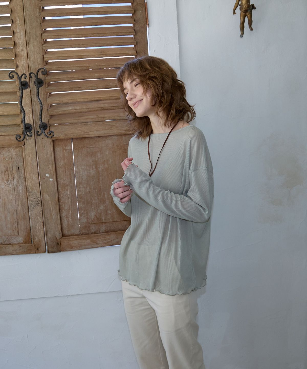 위오이(WIOE) Boat Neck Sheer Top_Khaki