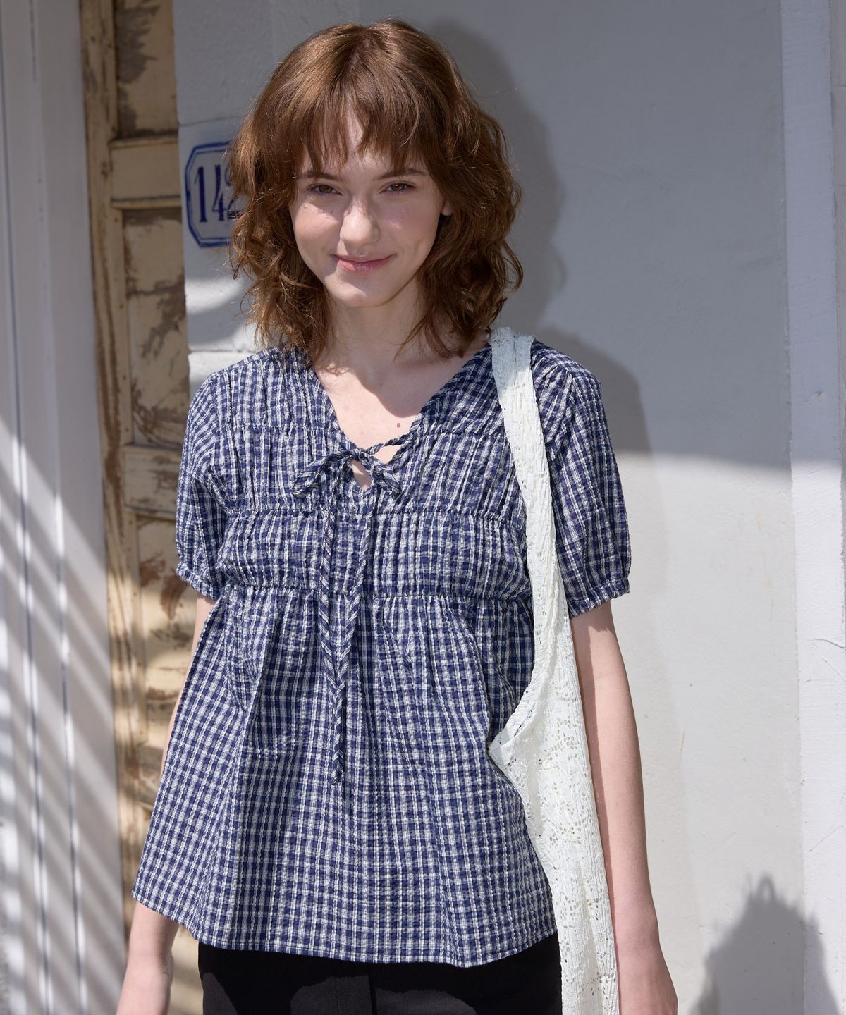 위오이(WIOE) Roe Ribbon Check Blouse_Navy