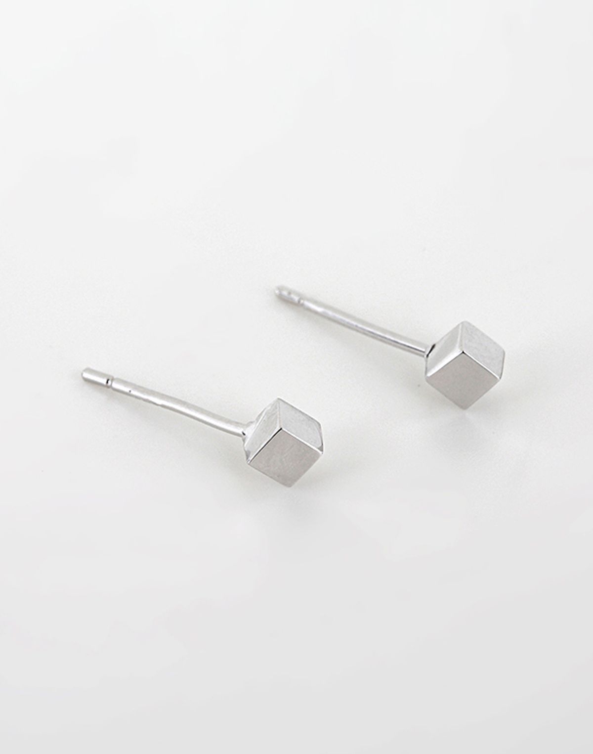 아티카 로우(ATTICA RAW) [실버925] Silver Cube Earrings / EAS034