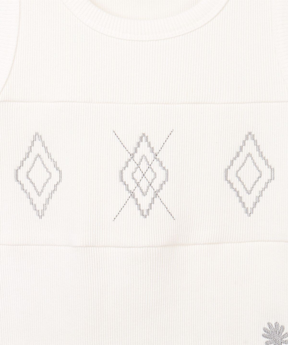 단델(DANDEL) DD argyle stitch sleeveless (WHITE)