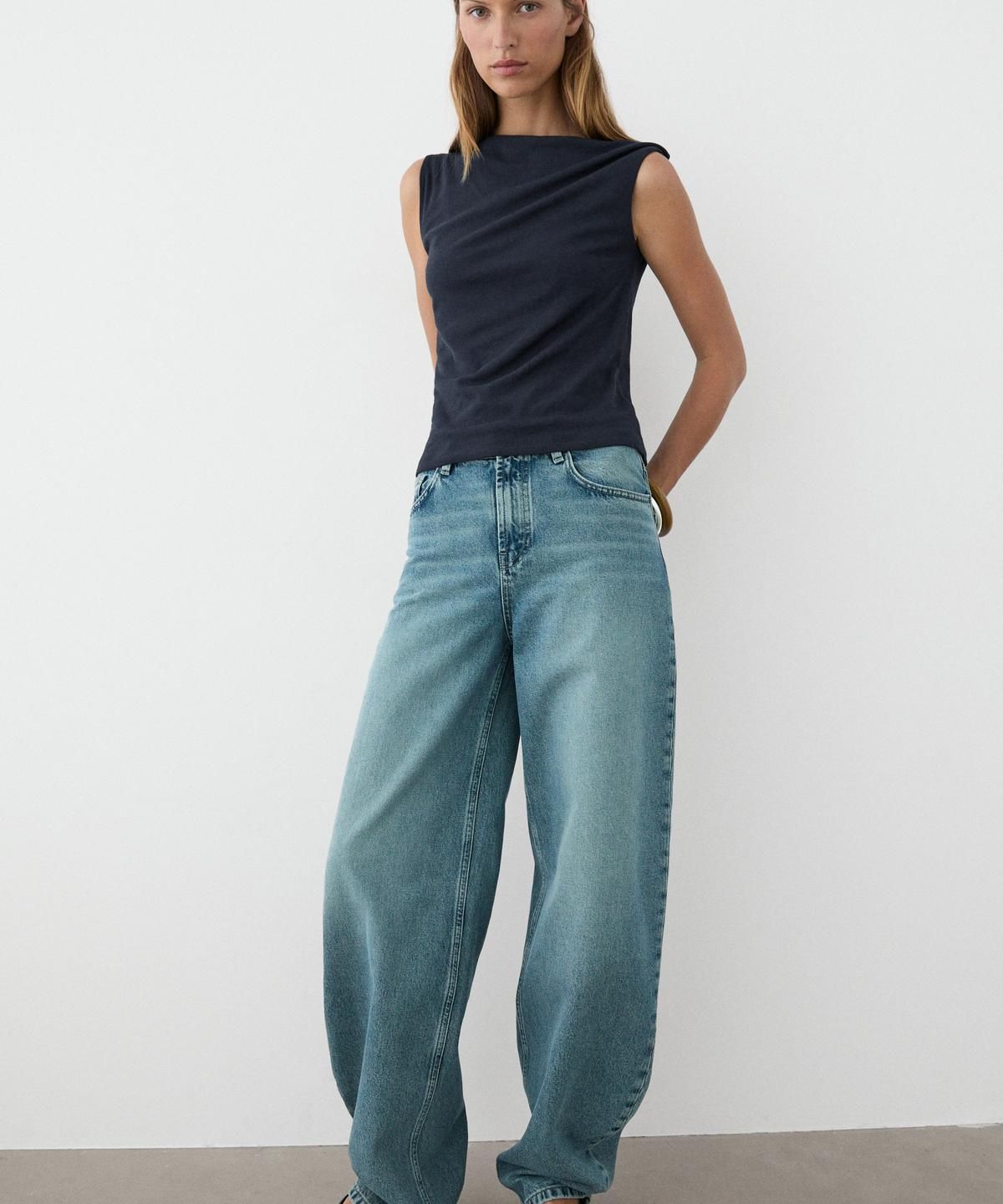 마시모두띠(MASSIMO DUTTI) 아시메트릭 드롭 숄더 탑