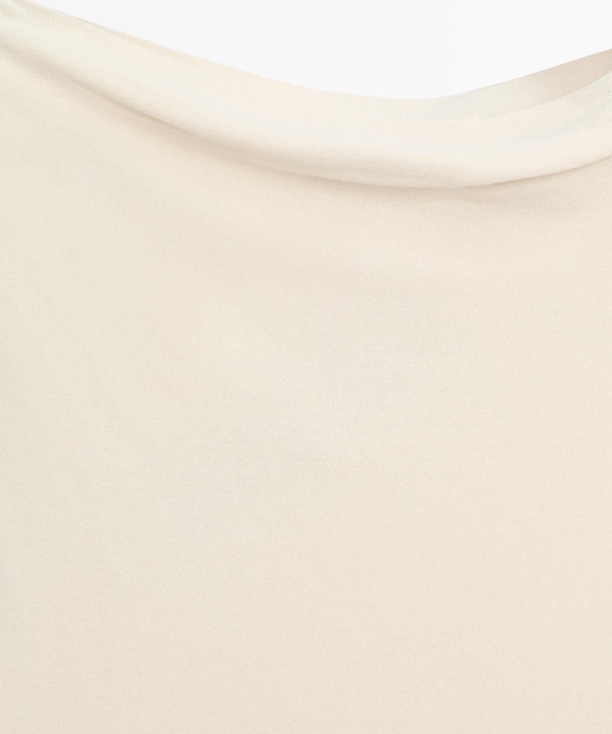 마시모두띠(MASSIMO DUTTI) 아시메트릭 드롭 숄더 탑