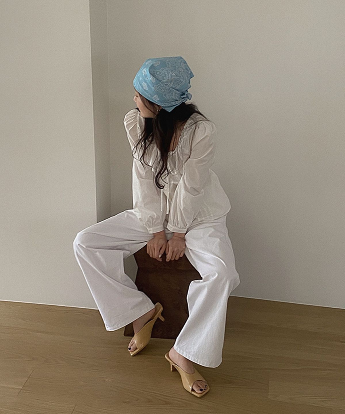 무드앤플(MOODNPLE) Sienna 페이던트 뮬 샌들 2color 6cm