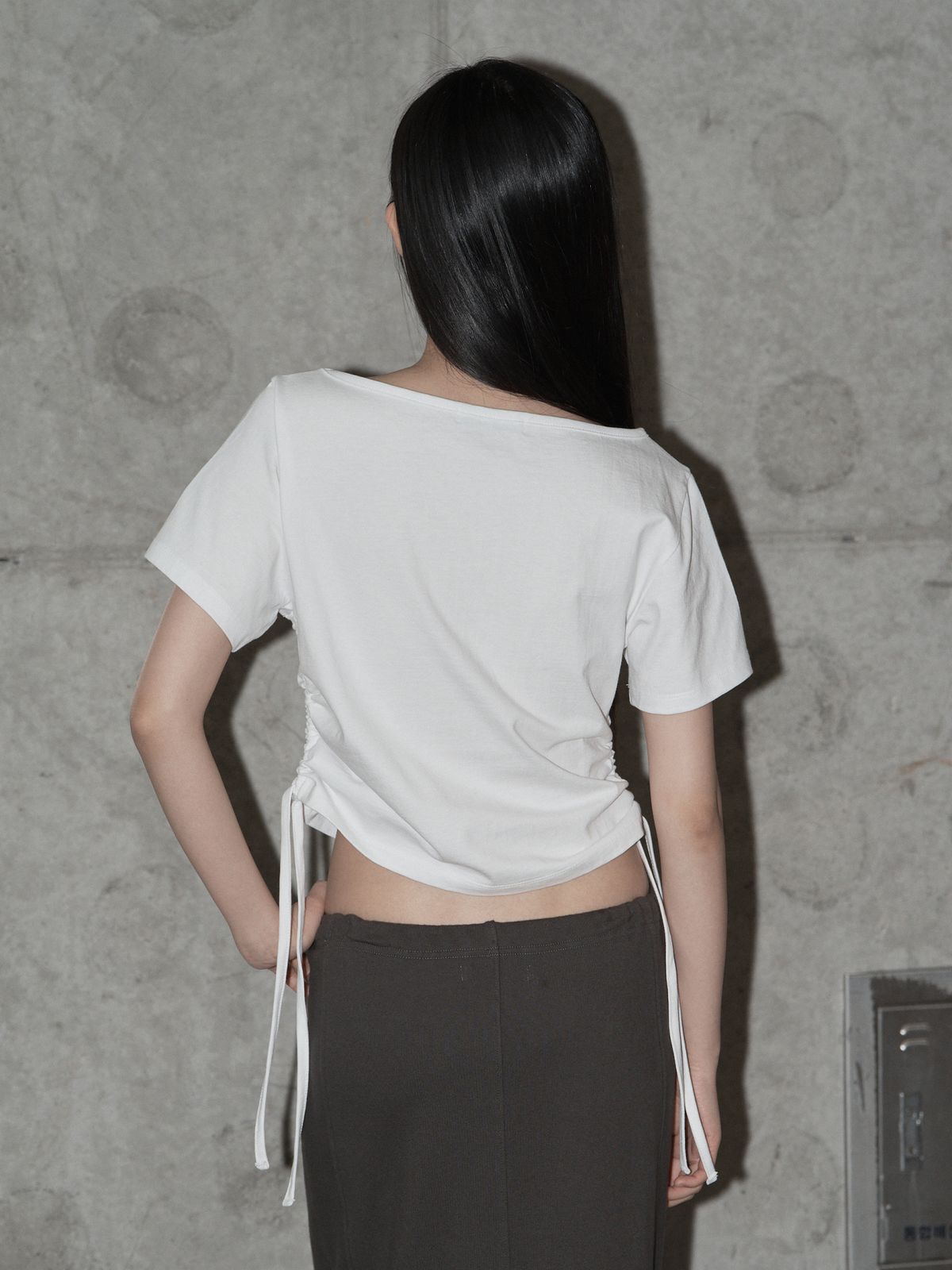 스웨이글로우(SWAYGLOW) 로고심볼 스트링 보트넥  티셔츠 (WH)