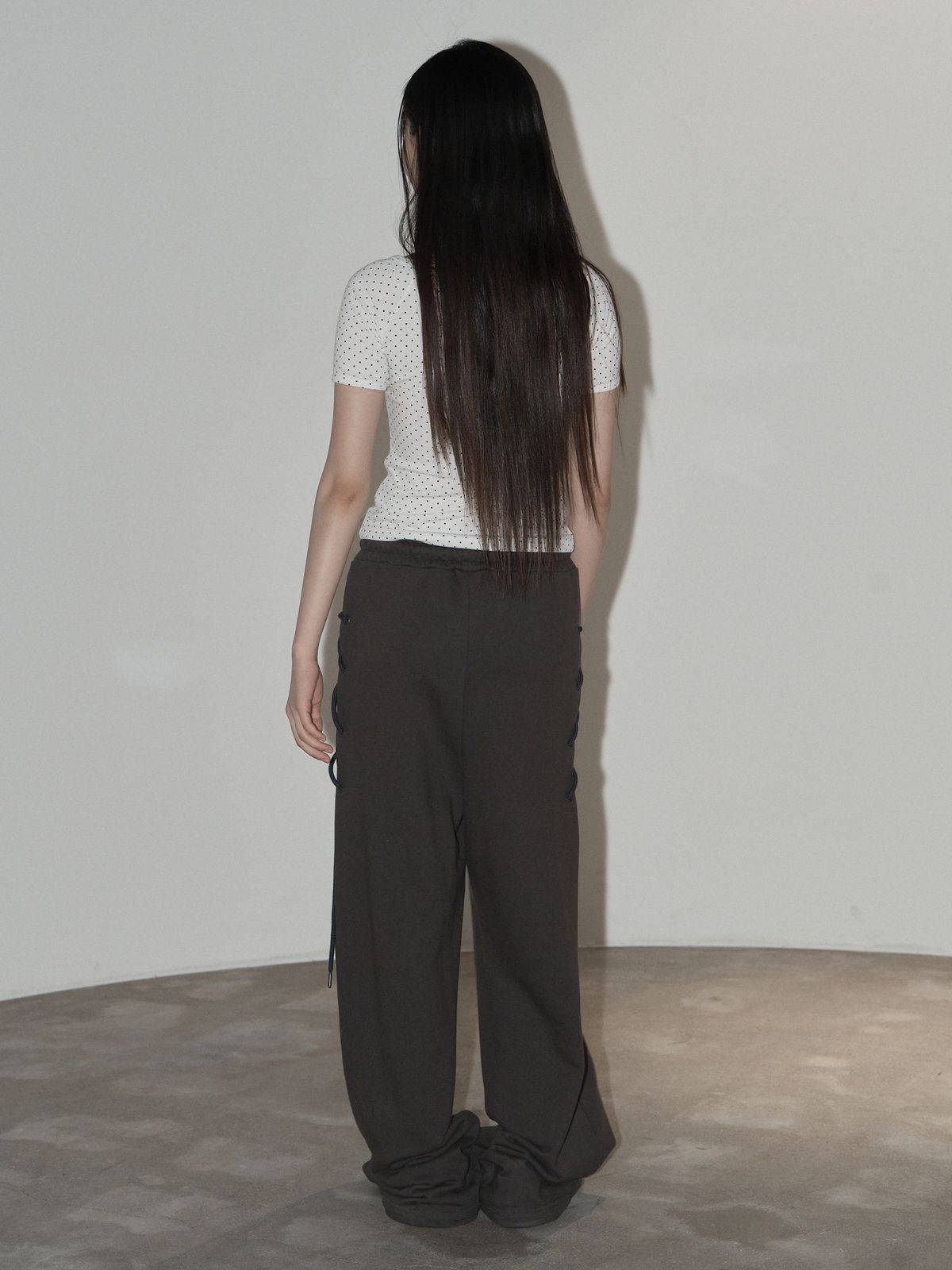 스웨이글로우(SWAYGLOW) 아일렛 스트링 트레이닝 팬츠 (CH)