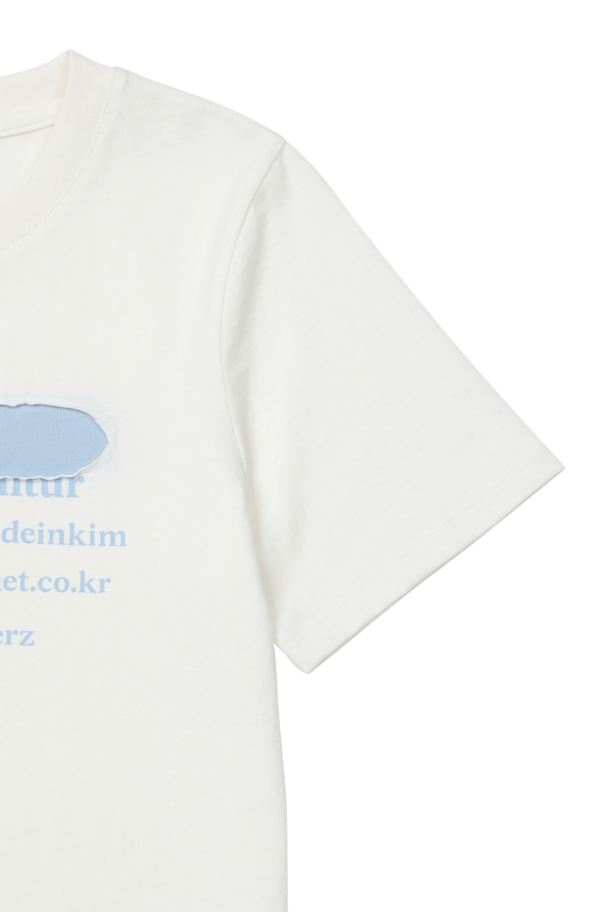 다이닛(DEINET) PATCHED LETTERING T-SHIRT IN WHITE