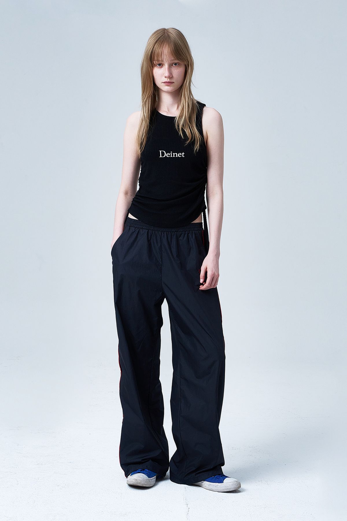 다이닛(DEINET) SOLID NYLON PANTS IN BLACK