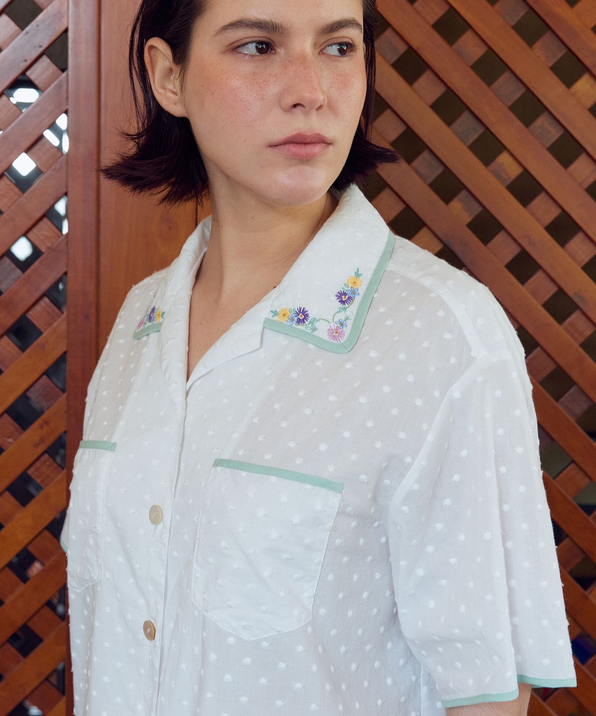 프리터(FRITUR) Daisy Embroidery Collar Shirt White_F262SH05