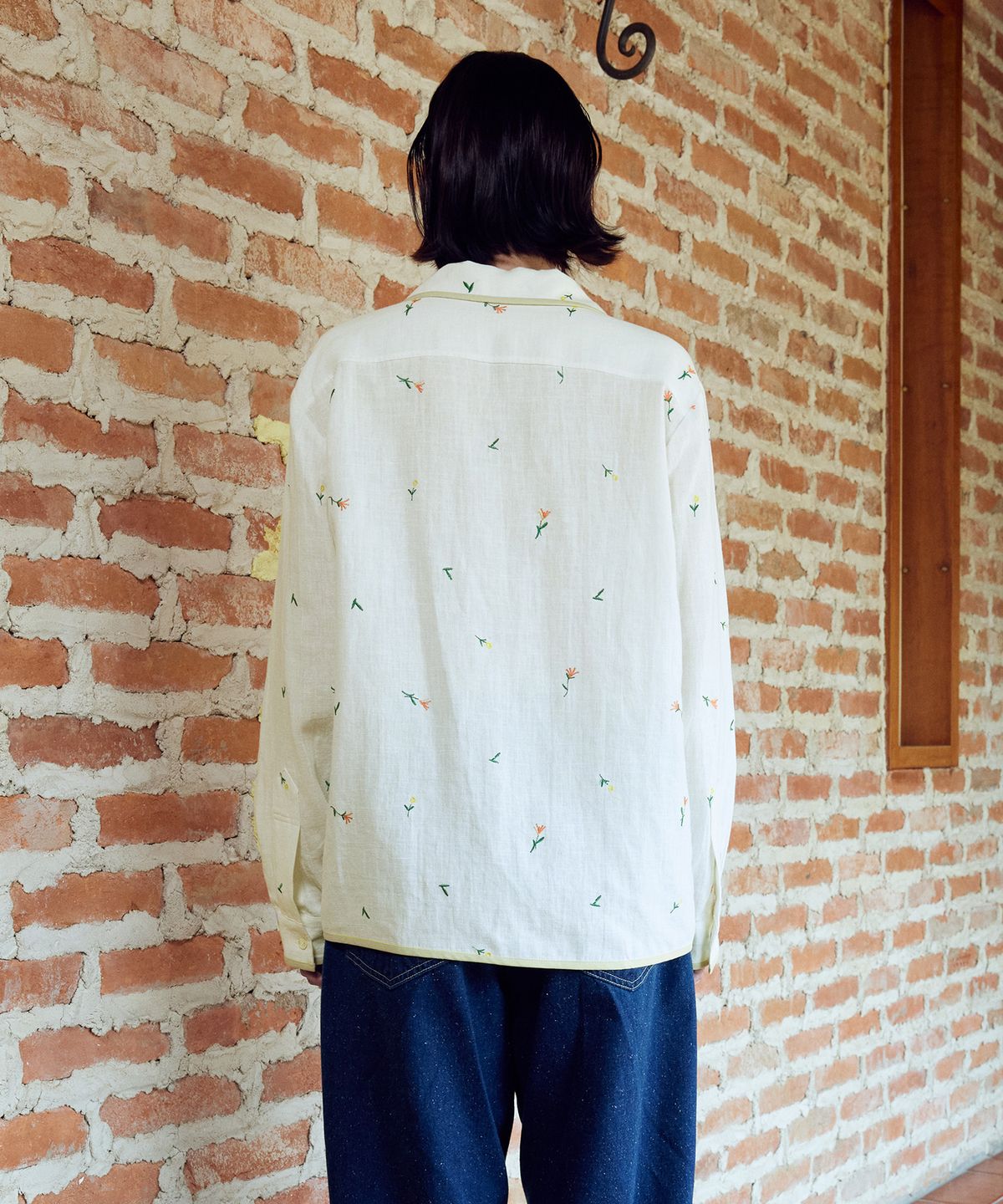 프리터(FRITUR) Bloom Embroidered Shirt White_F262SH03