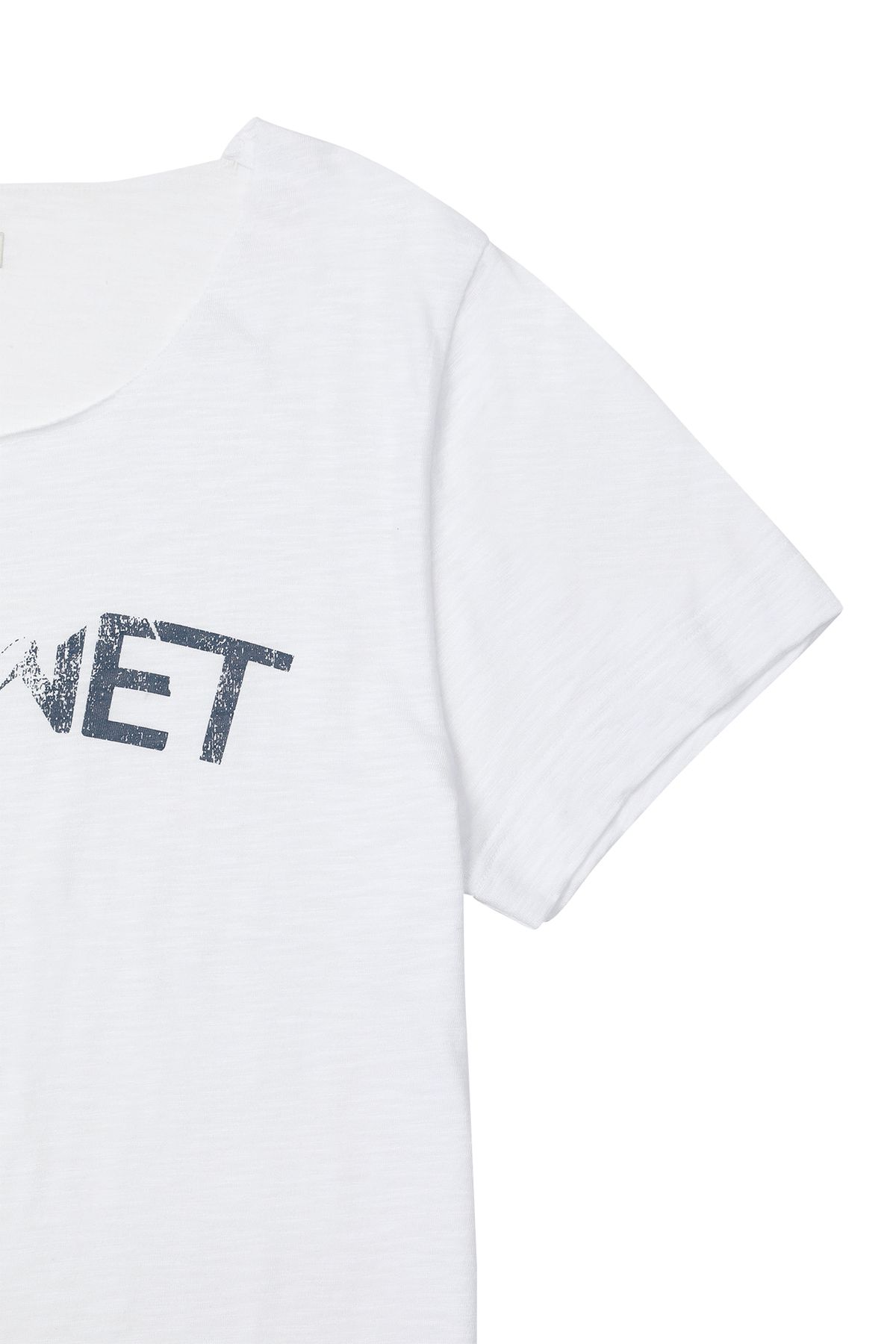 다이닛(DEINET) OFF SHOULDER GRAPHIC T-SHIRT IN WHITE