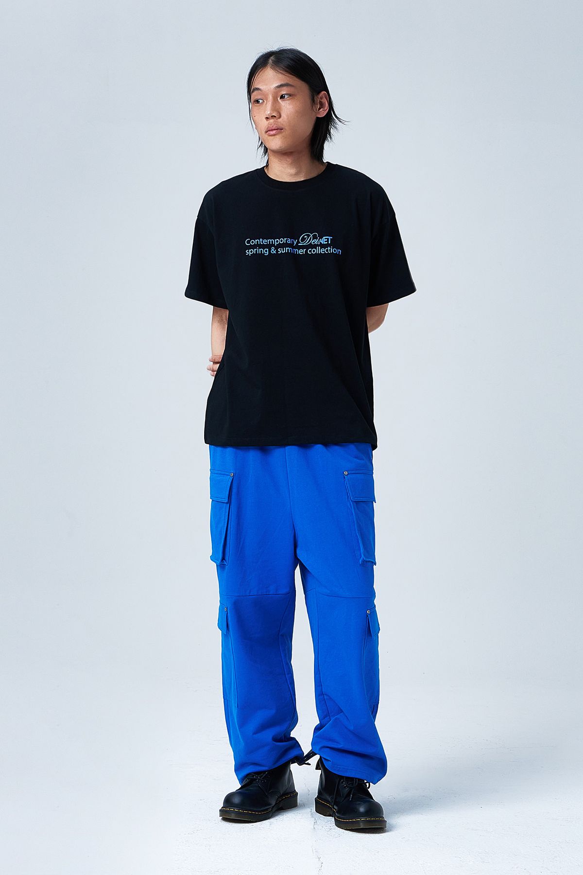 다이닛(DEINET) CONTEMPORARY T-SHIRT IN BLACK