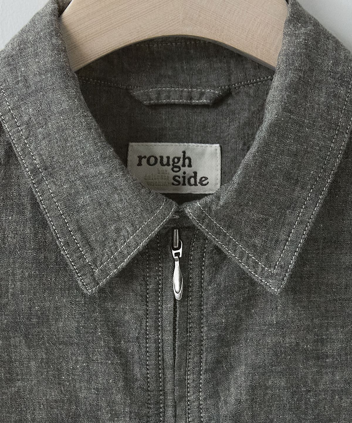 러프사이드(ROUGHSIDE) Chambray Half Zip Shirt Black Chambray