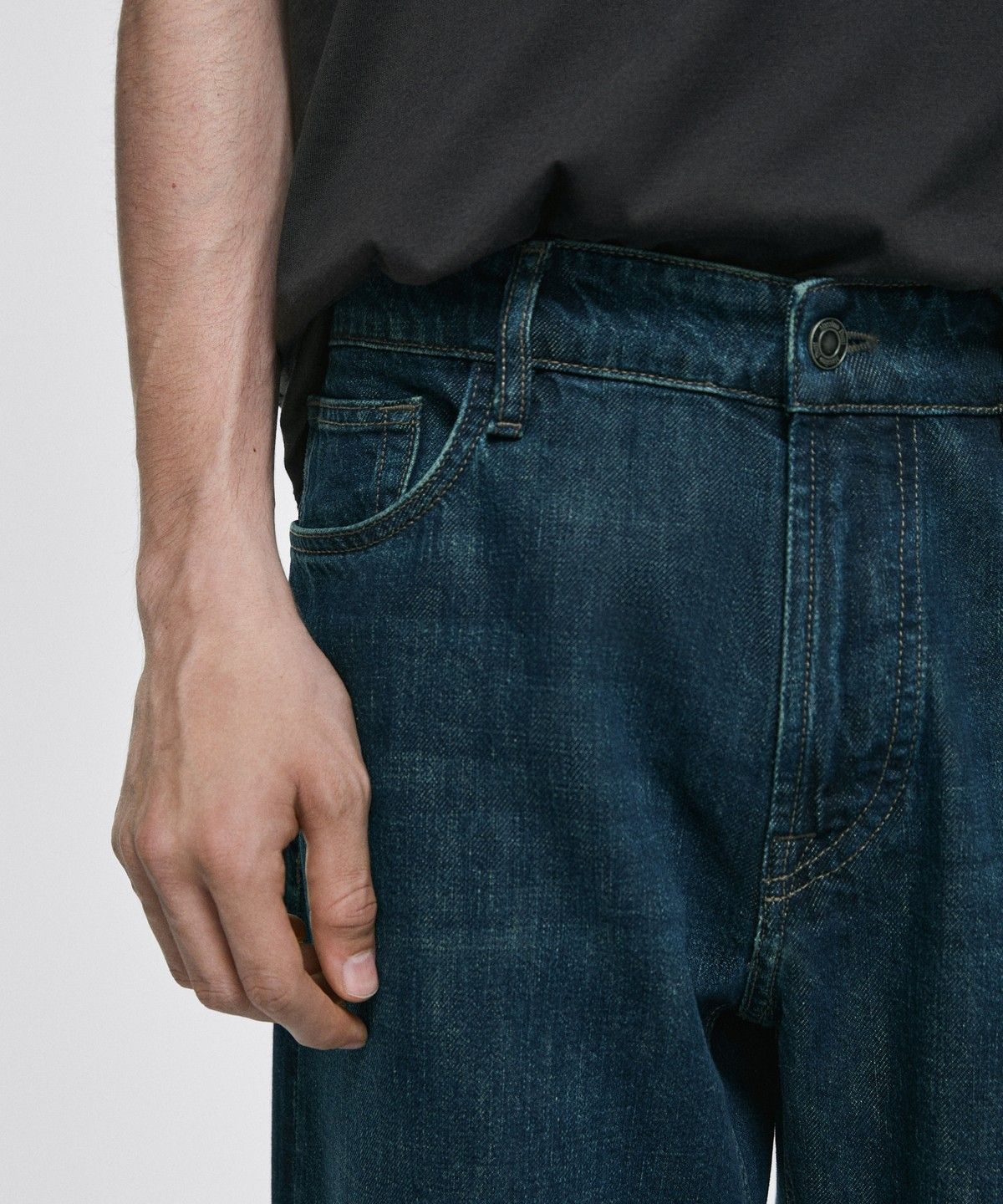 마시모두띠(MASSIMO DUTTI) 테이퍼드핏 진