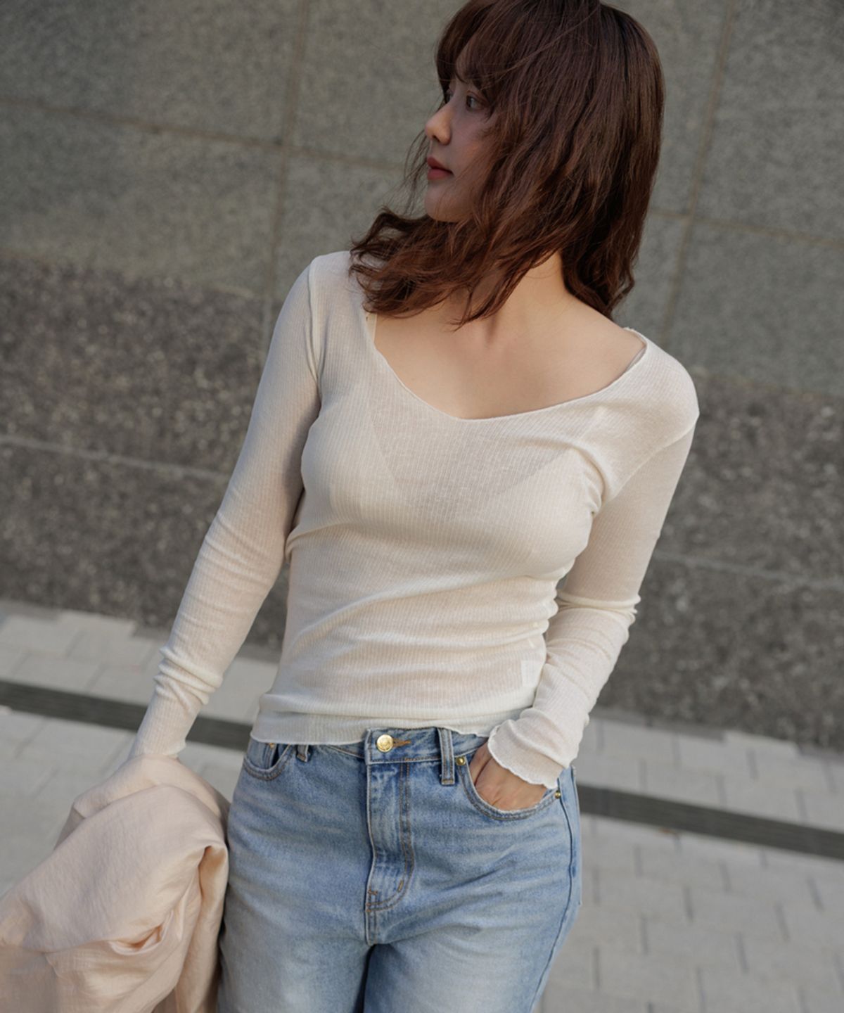 루몽드(LUMANDE) 슬림 브이넥 골지 티셔츠
