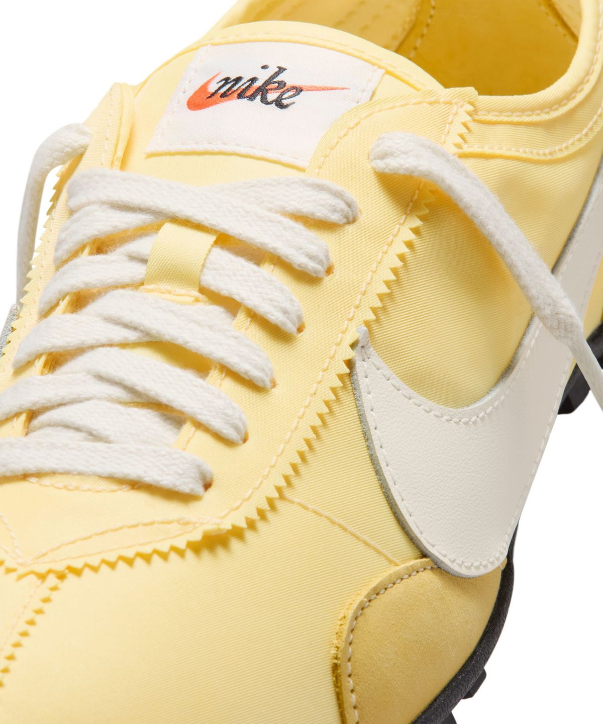 나이키(NIKE) 문 슈 OG W - 소프트 옐로우:블랙:소프트 펄 / IW0955-700