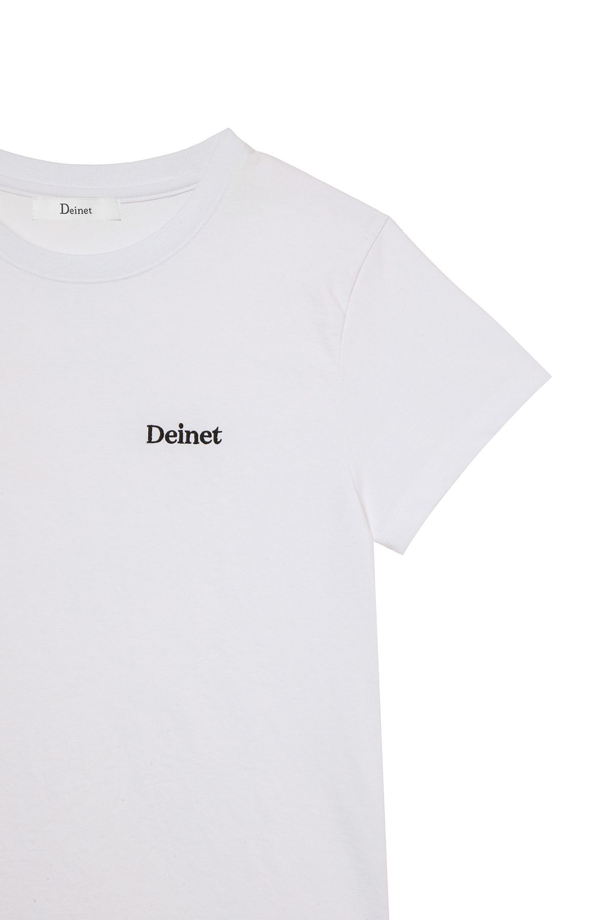 다이닛(DEINET) LOGO EMBROIDERY SLIMSIZED T-SHIRT IN WHITE