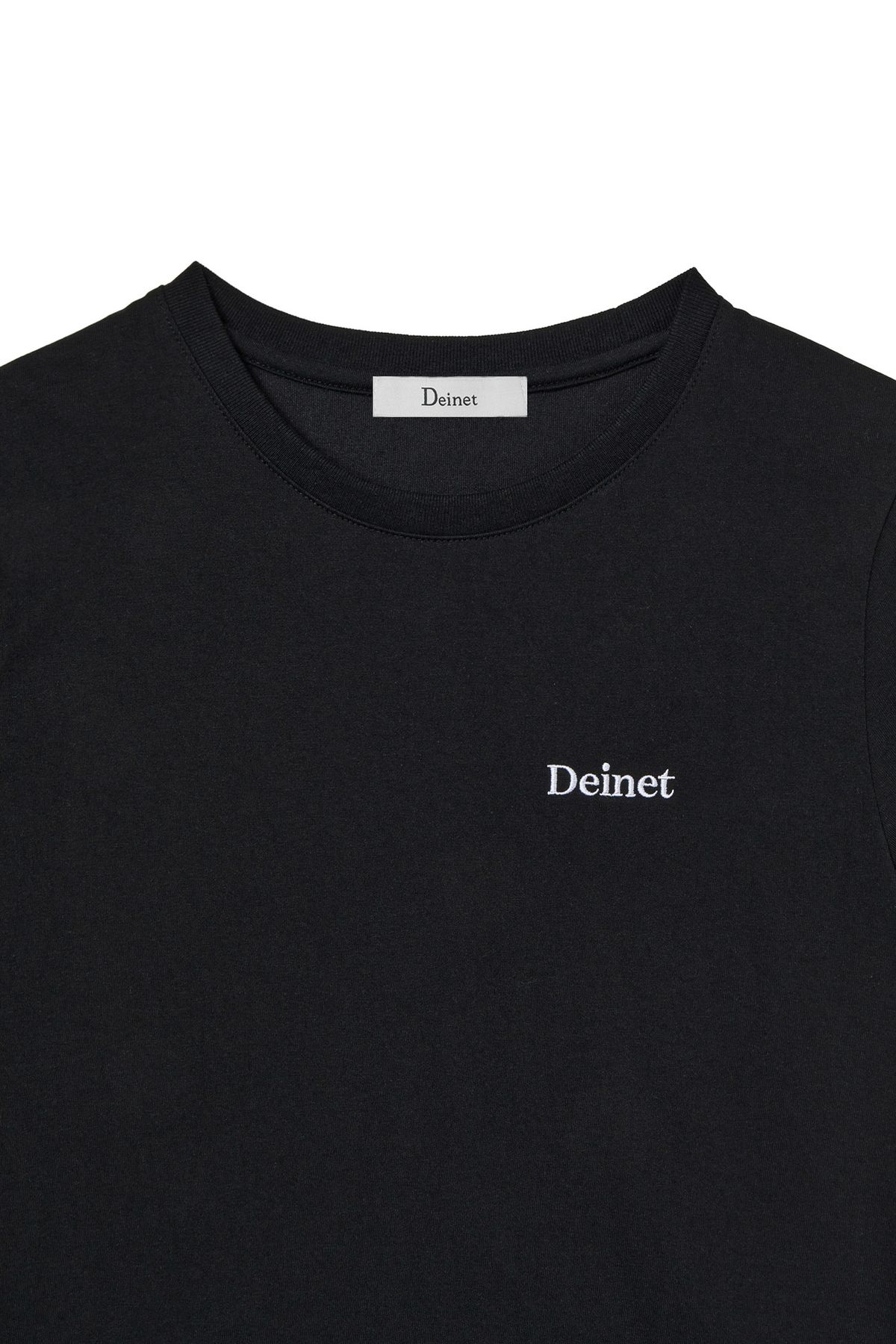 다이닛(DEINET) LOGO EMBROIDERY SLIMSIZED T-SHIRT IN BLACK