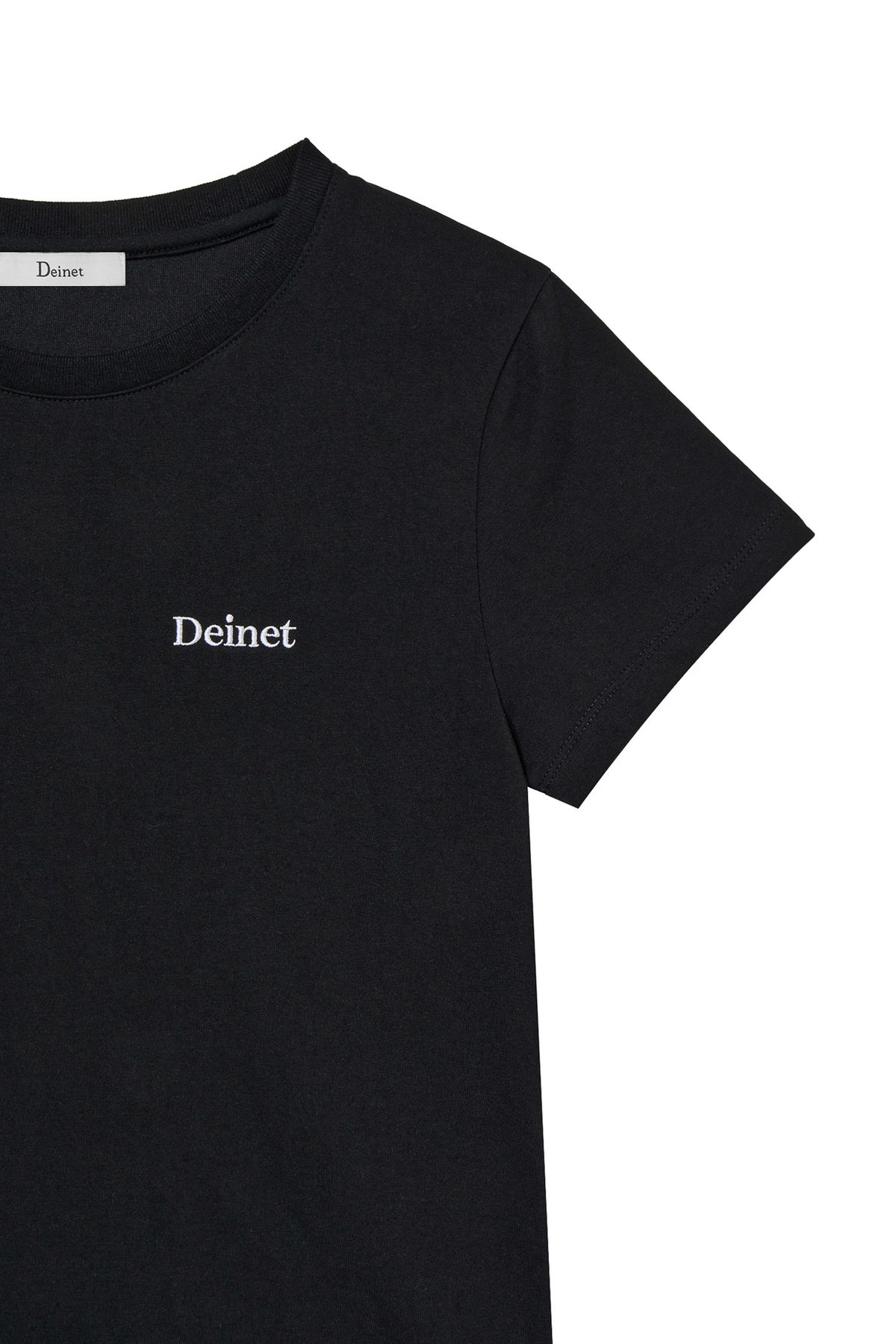 다이닛(DEINET) LOGO EMBROIDERY SLIMSIZED T-SHIRT IN BLACK