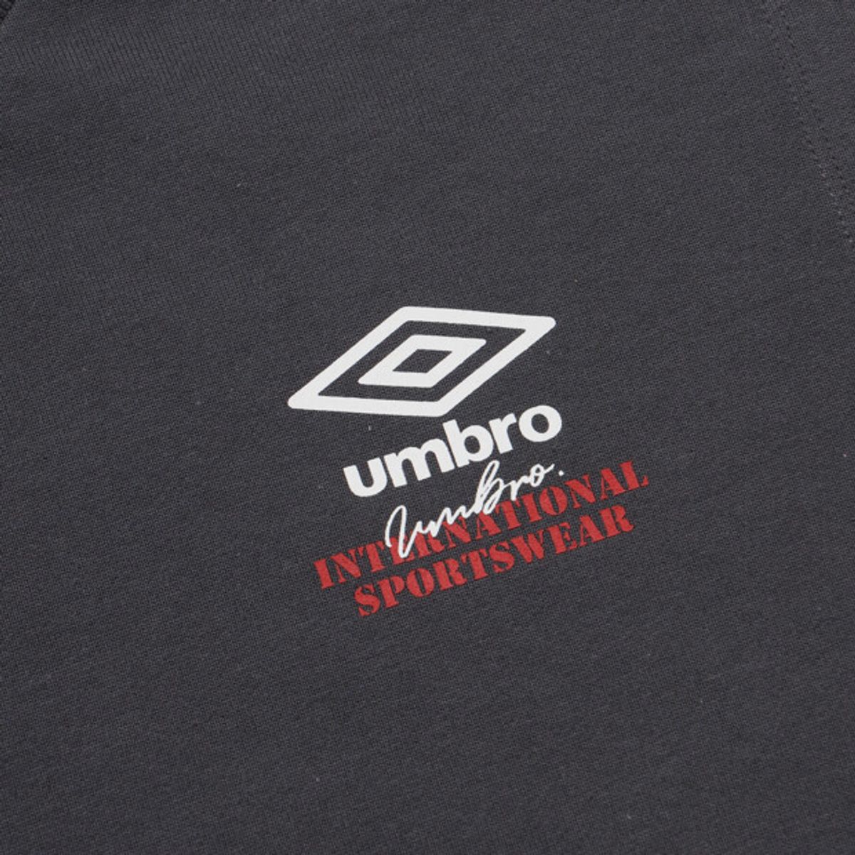 엄브로(UMBRO) [COOLING] 아이스코튼 오버핏 슬리브리스 티셔츠 차콜 UR221CSL62